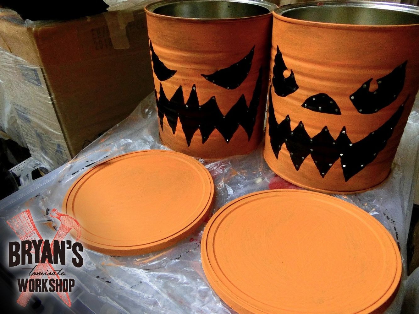 coffee-can-jack-o-lanterns-with-lights--crafts-halloween-decorations-how-to copy.jpg