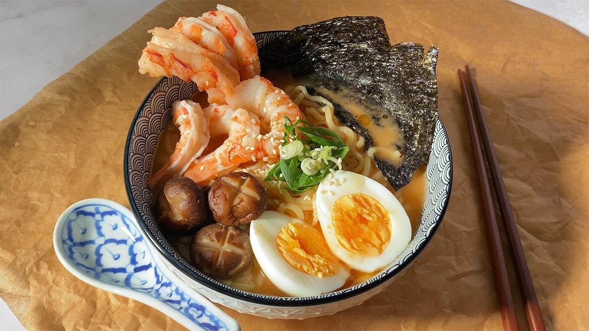 creamy-shrimp-ramen-main-min.jpg