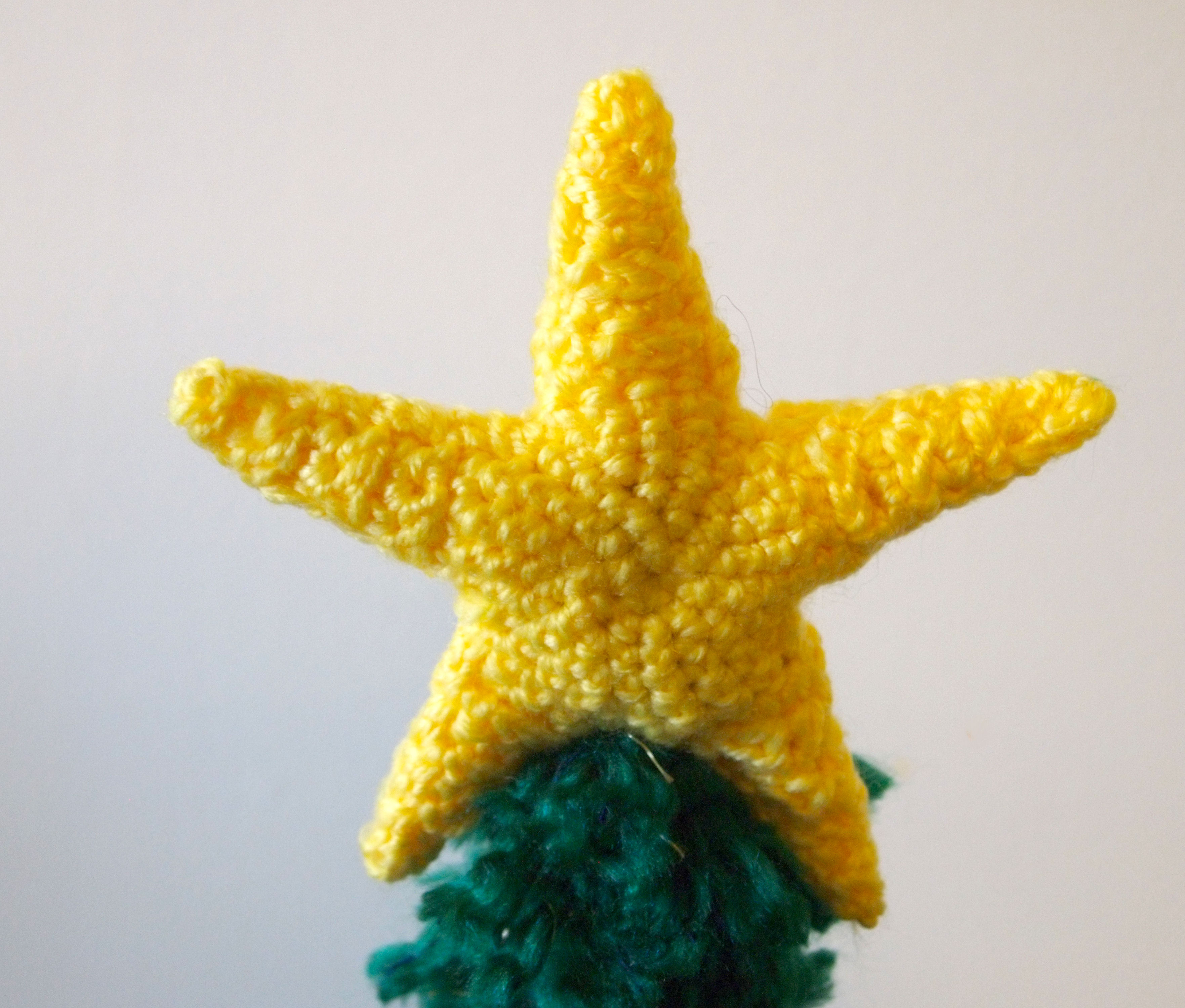 crochet star tree topper.JPG