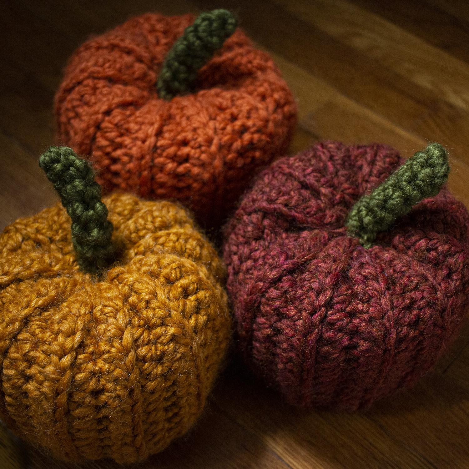 crocheted_pumpkins.jpg