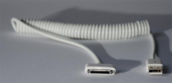 curly_sync_and_charging_cable_for_ipad_and_iphone1[1].jpg