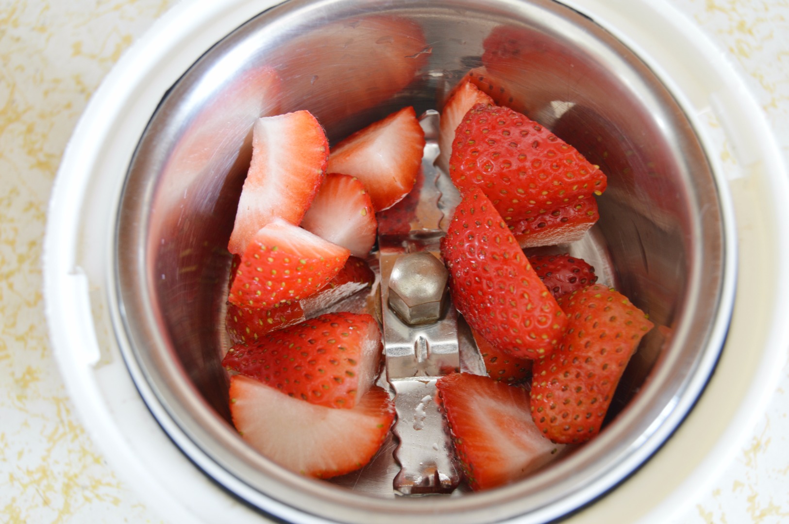 cut strawberry into pieces.jpg