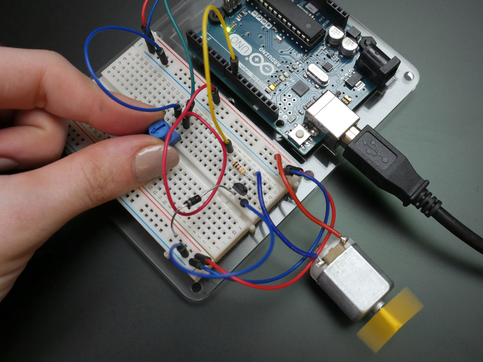 dc-motor-transistor-fix-1600.jpg