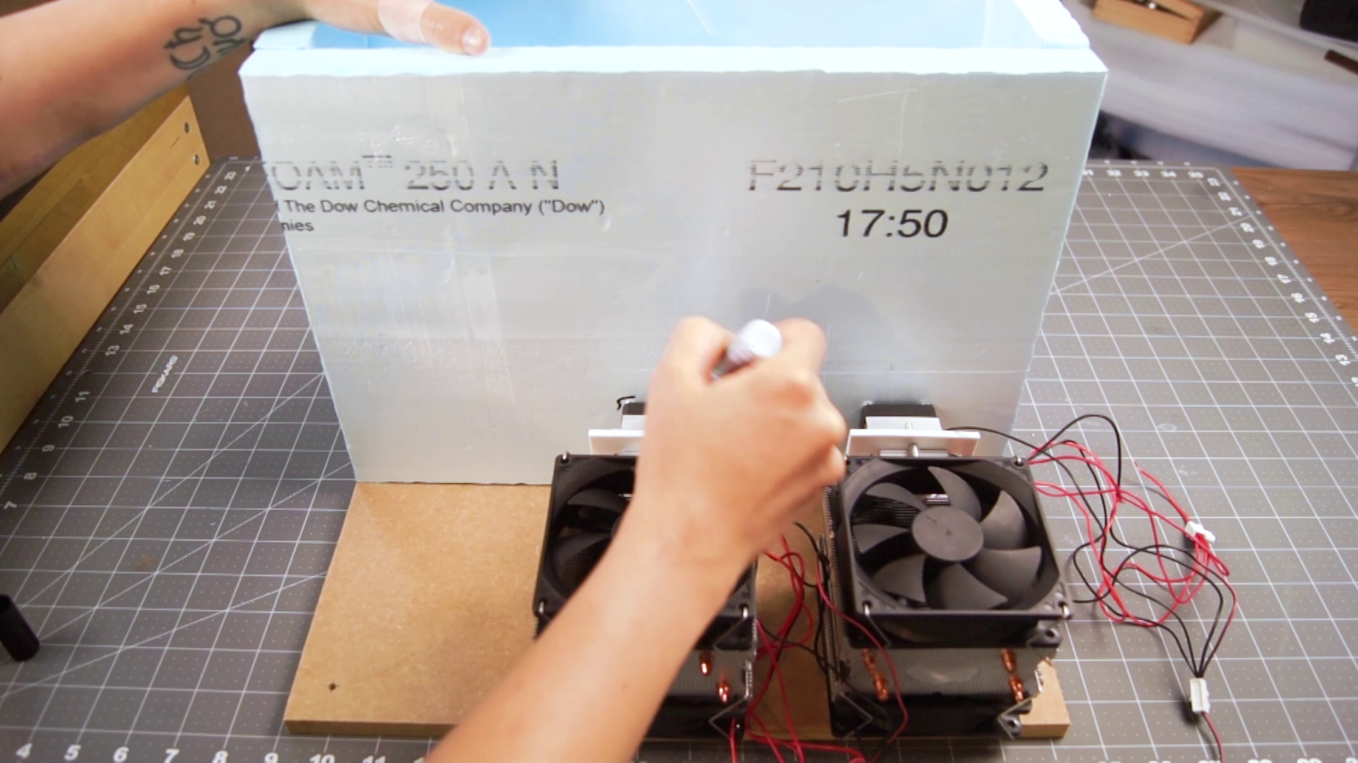 desktop-camping-van-mini-fridge-cooler-freezer-refrigerator-diy-2017-07-31-19h07m39s181.png
