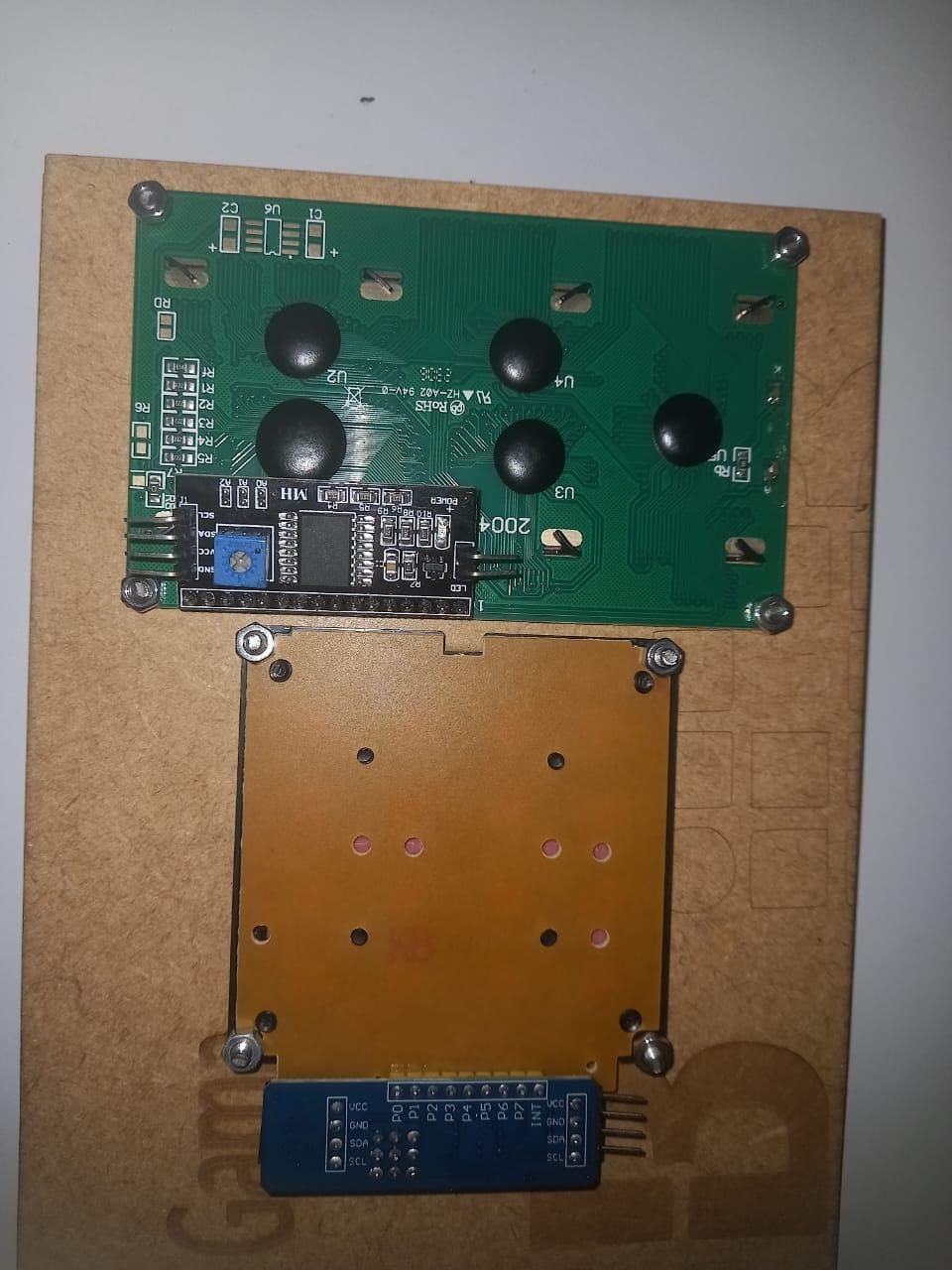display lcd e teclado costas.jpg .jpg
