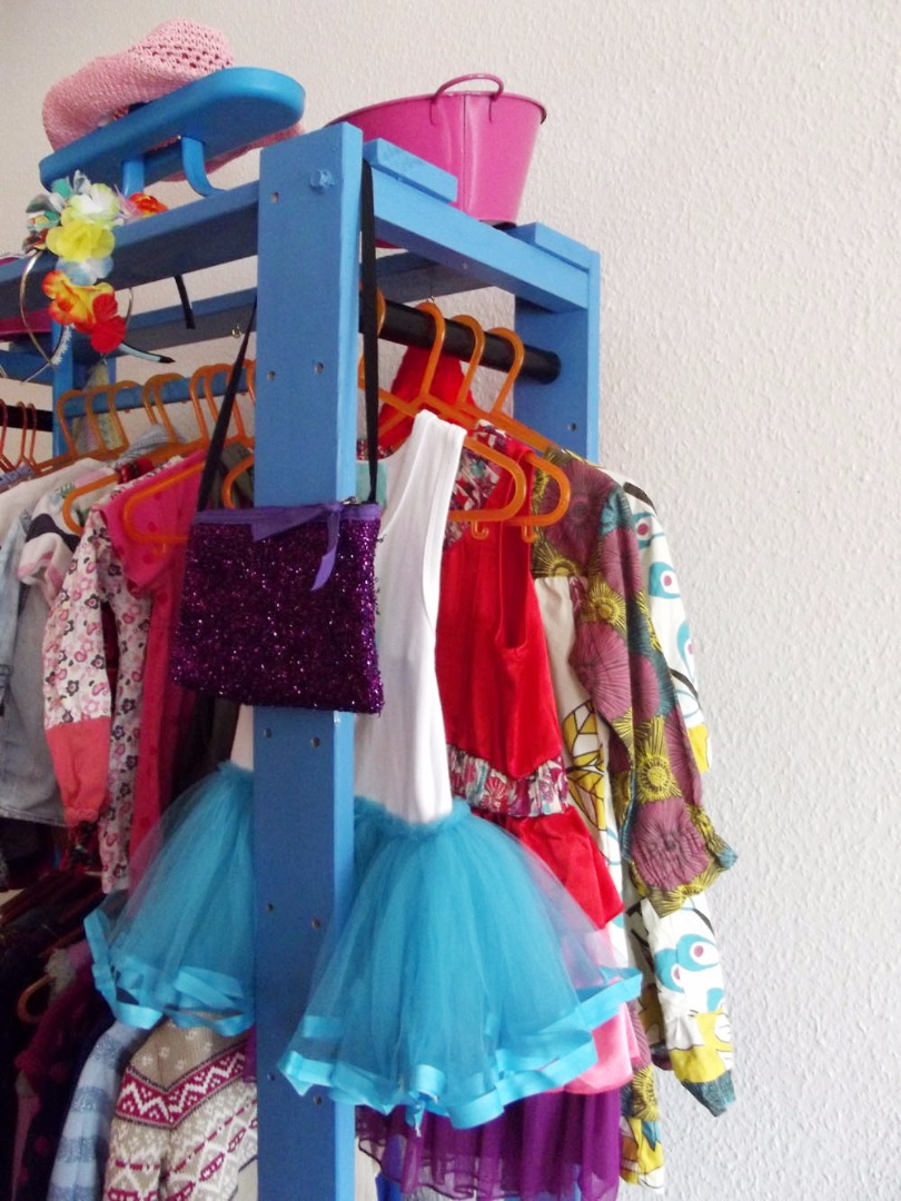 diy munchkin closet (3).JPG