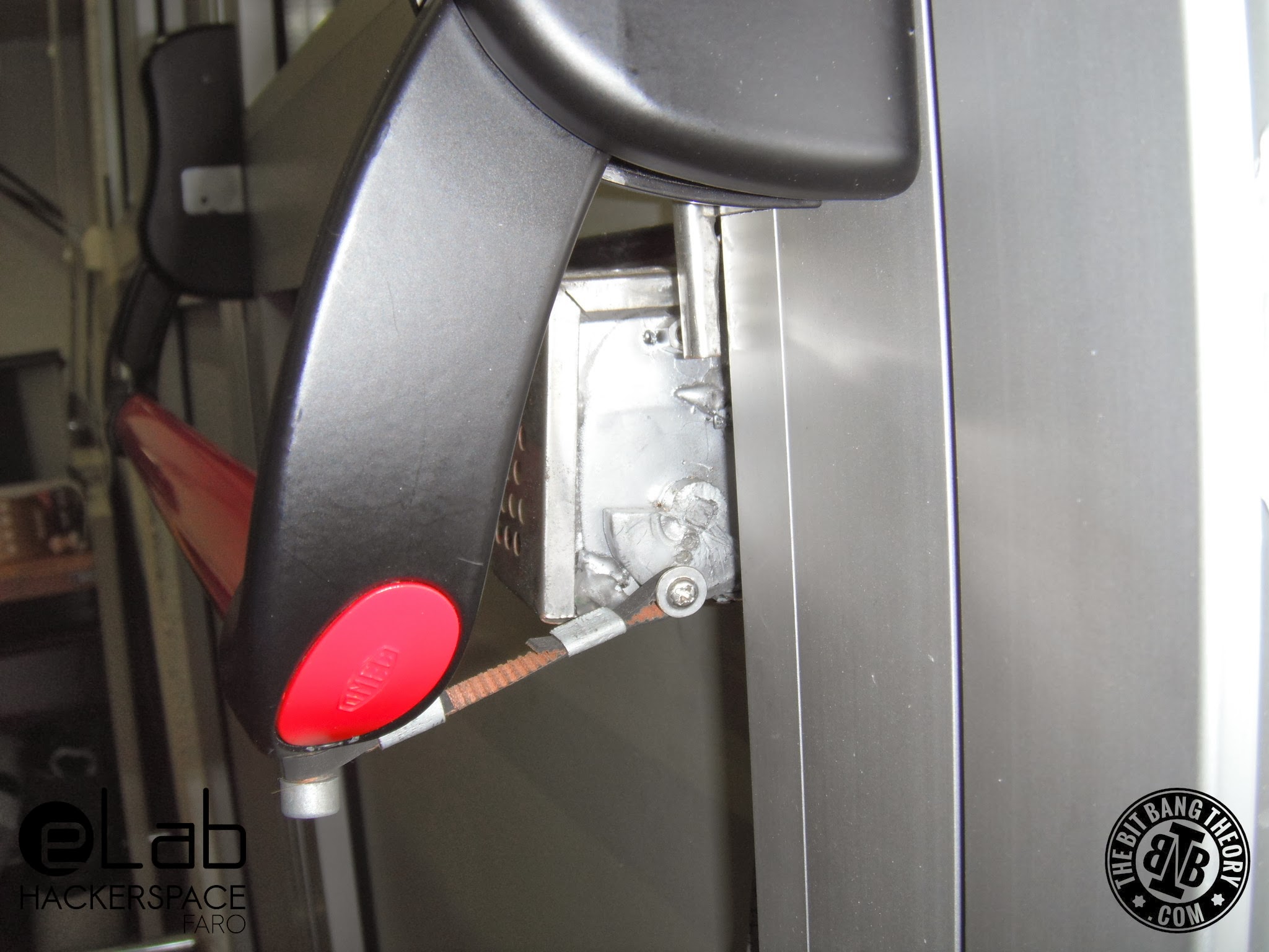 door handle mechanism 2.JPG