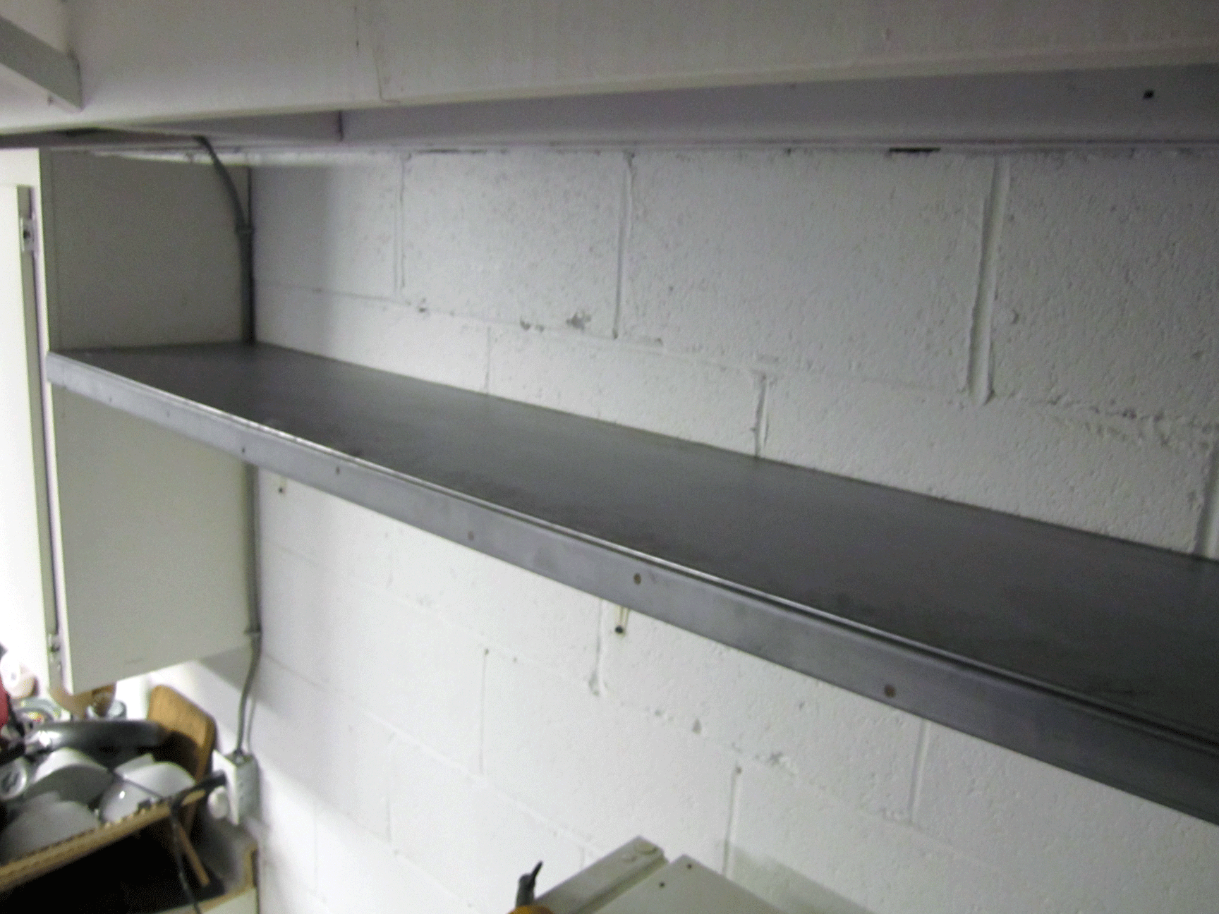 doorshelf-4b.gif