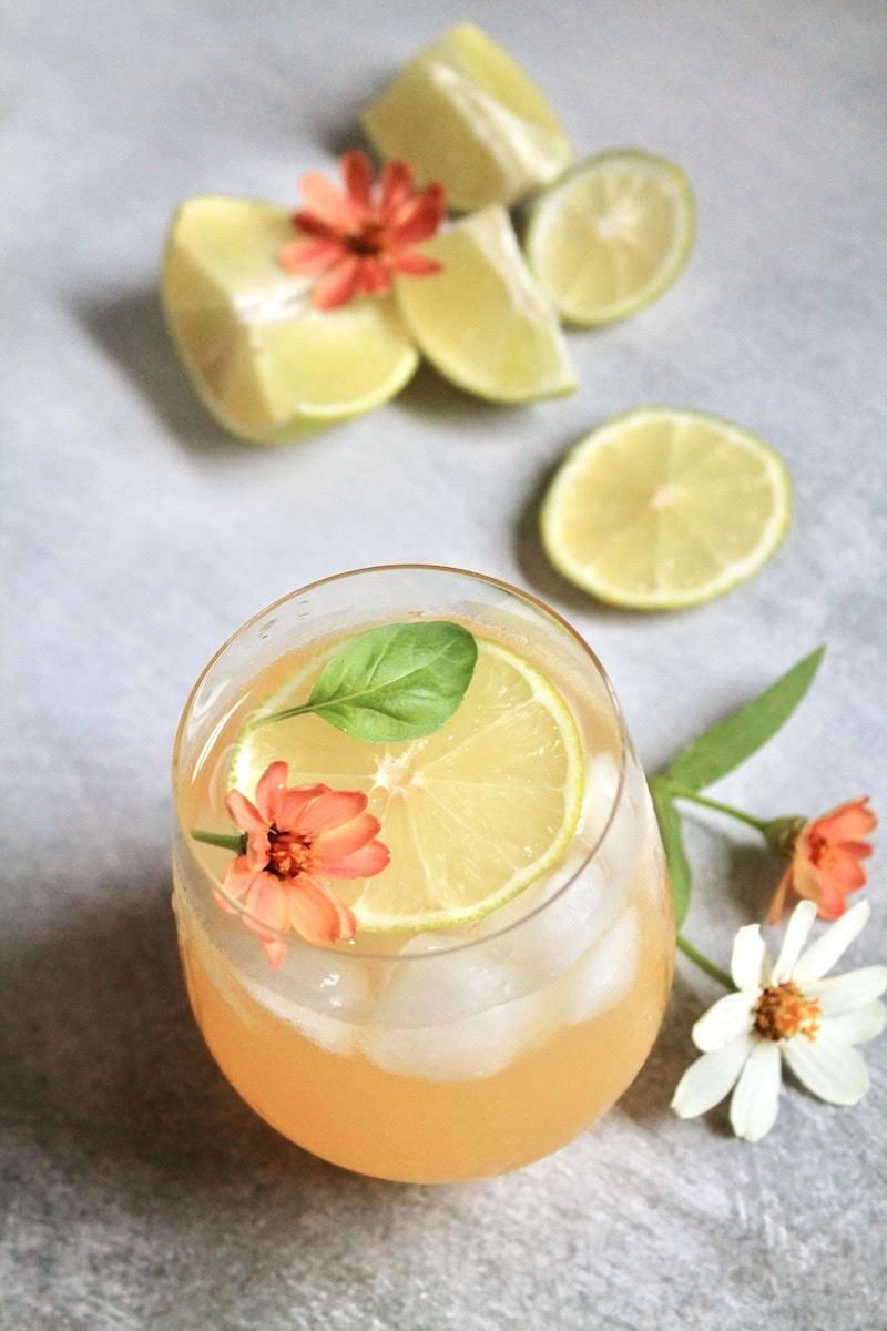 easy-champagne-peach-soju-summer-cocktail.jpeg