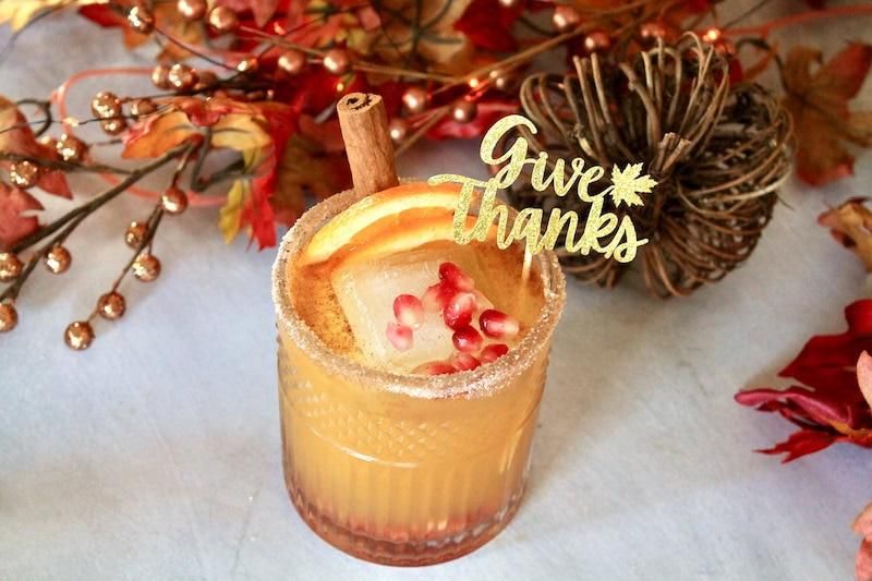 easy-spiced-apple-orange-easy-thanksgiving-margarita-cocktail.jpeg