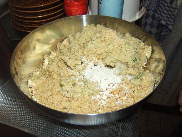 falafeldeeg3.jpg