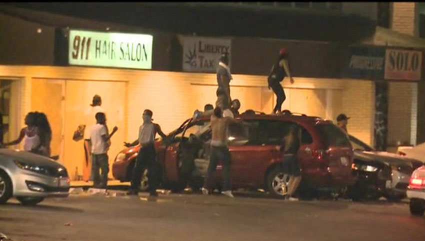 ferguson-looters-acting-crazy.jpg