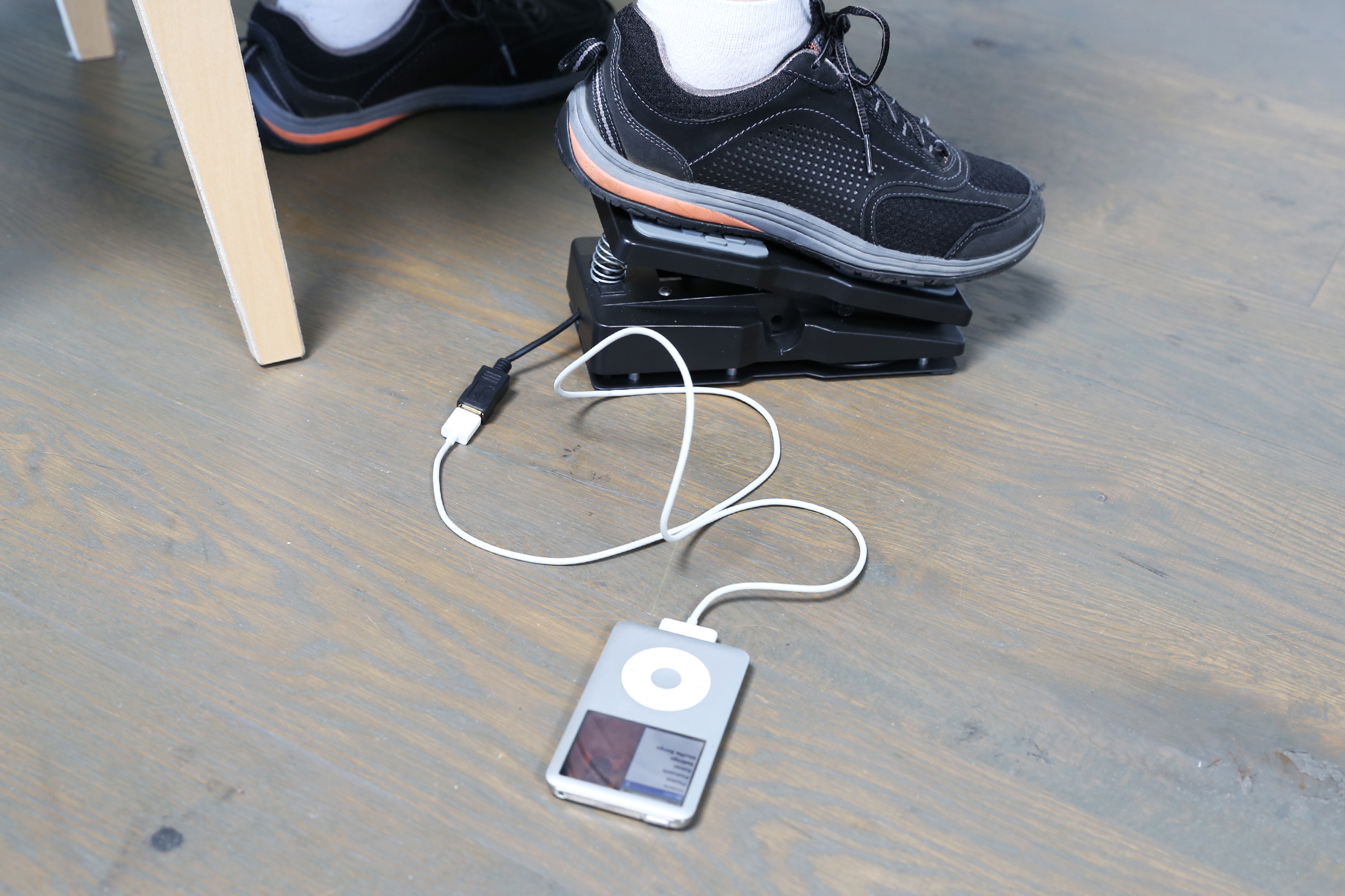footCharger.jpg