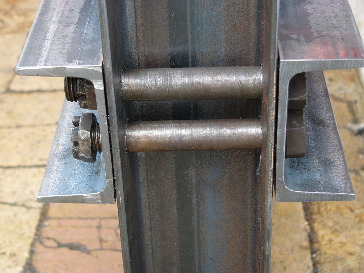 frame side bolt.JPG