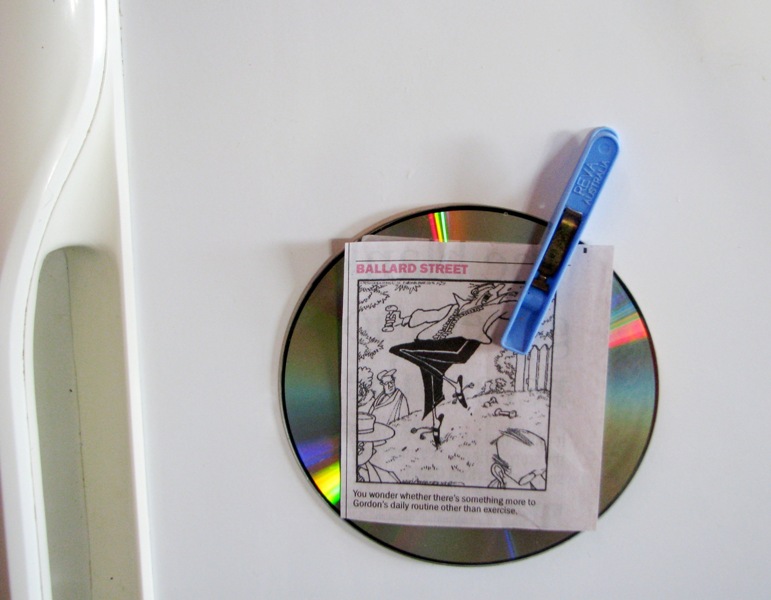 fridge magnet memo holder .JPG