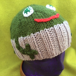 frog on head hat.JPG
