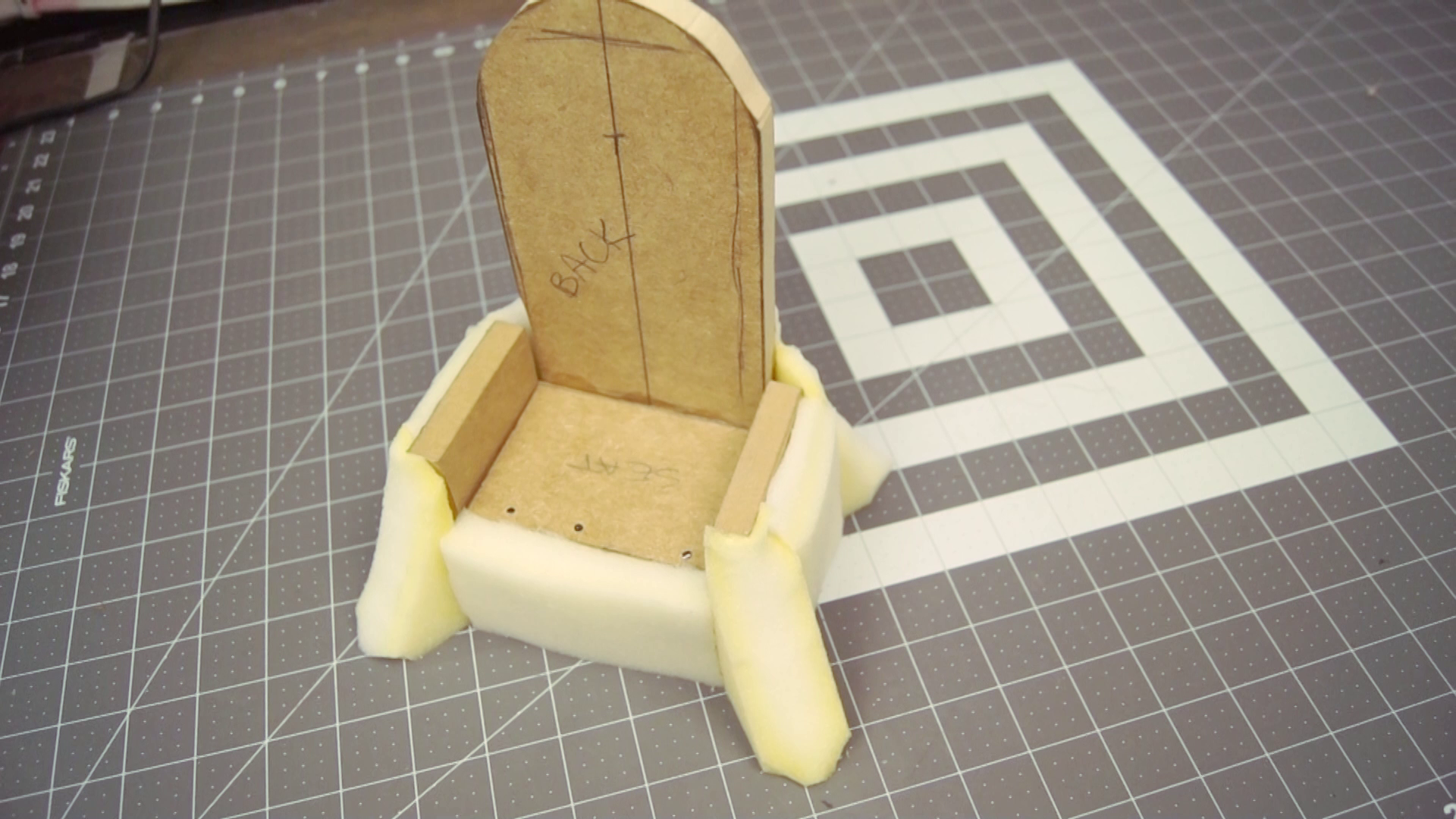 game-of-thrones-iron-throne-phone-charger-usb-nerd-nerdy-desktop-2017-07-15-19h55m24s244.png