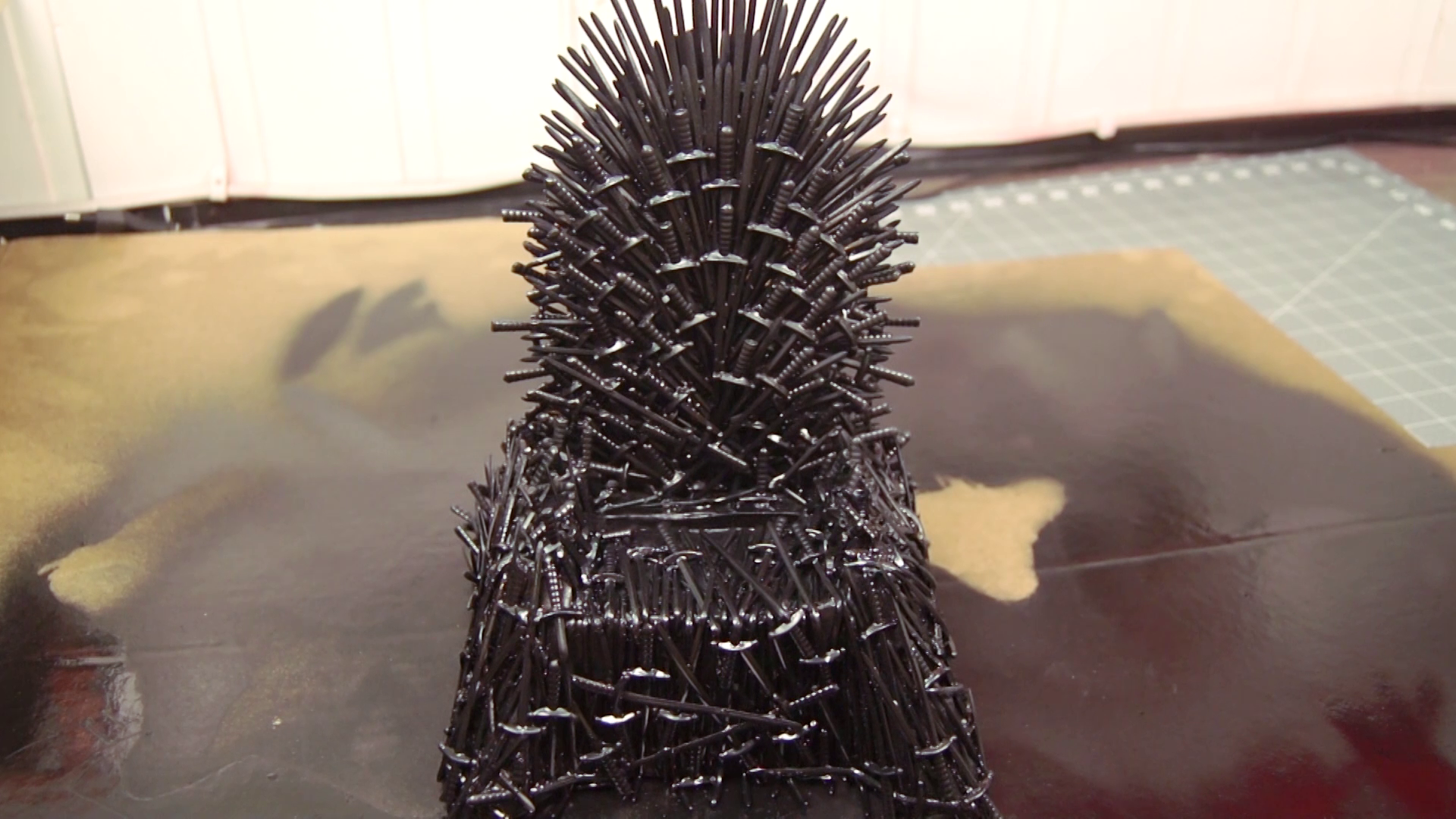 game-of-thrones-iron-throne-phone-charger-usb-nerd-nerdy-desktop-2017-07-15-19h59m42s10.png