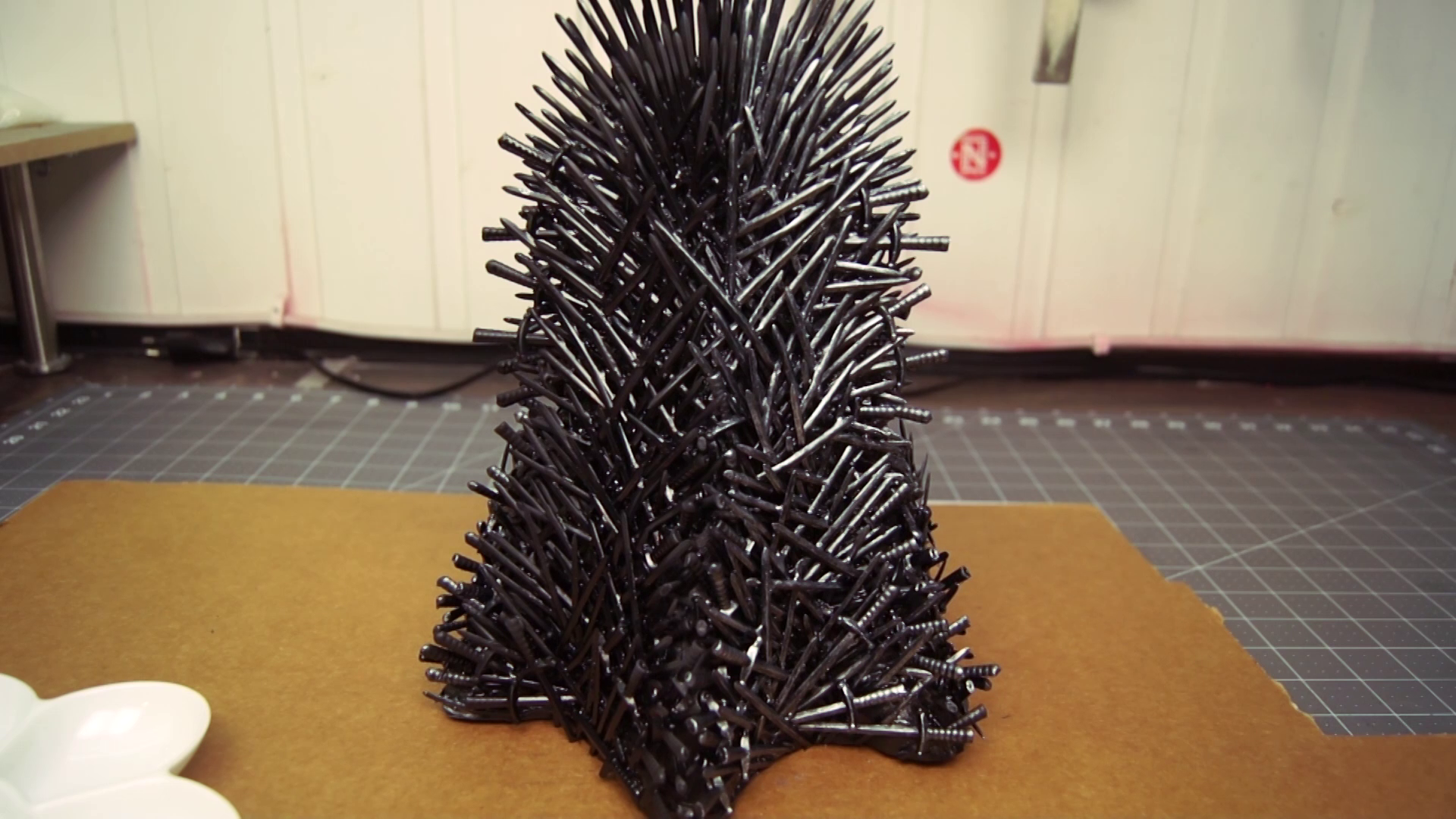 game-of-thrones-iron-throne-phone-charger-usb-nerd-nerdy-desktop-2017-07-15-20h00m44s116.png