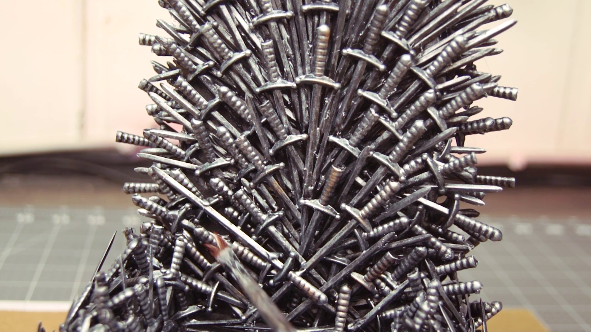 game-of-thrones-iron-throne-phone-charger-usb-nerd-nerdy-desktop-2017-07-15-20h01m23s247.png
