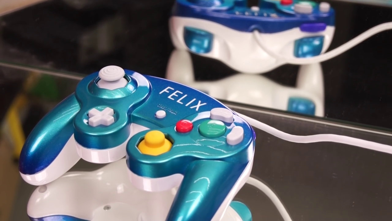 gamecube-controller-glossy-airbrush-spray-paint-mod-custom-2017-03-13-18h43m26s7.png