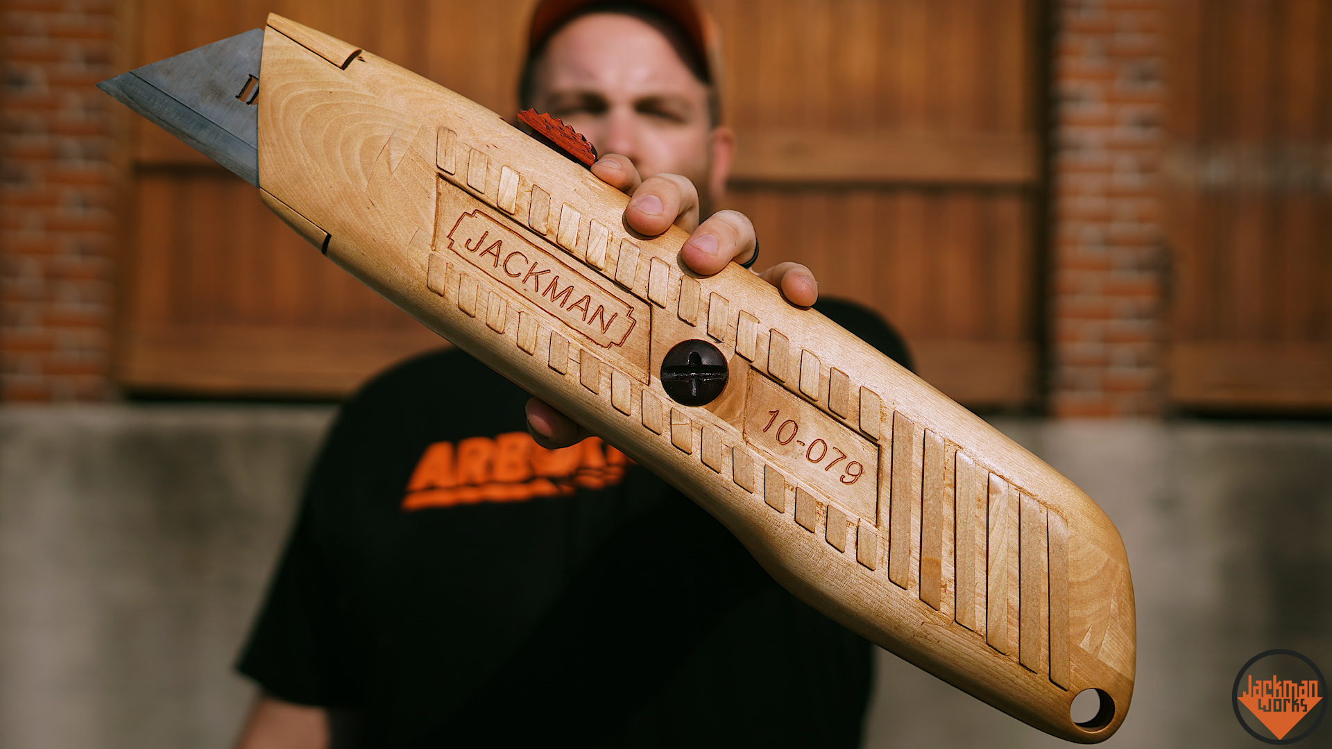 giant maker knife 2.jpg