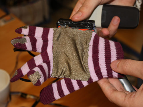 glove2.jpg