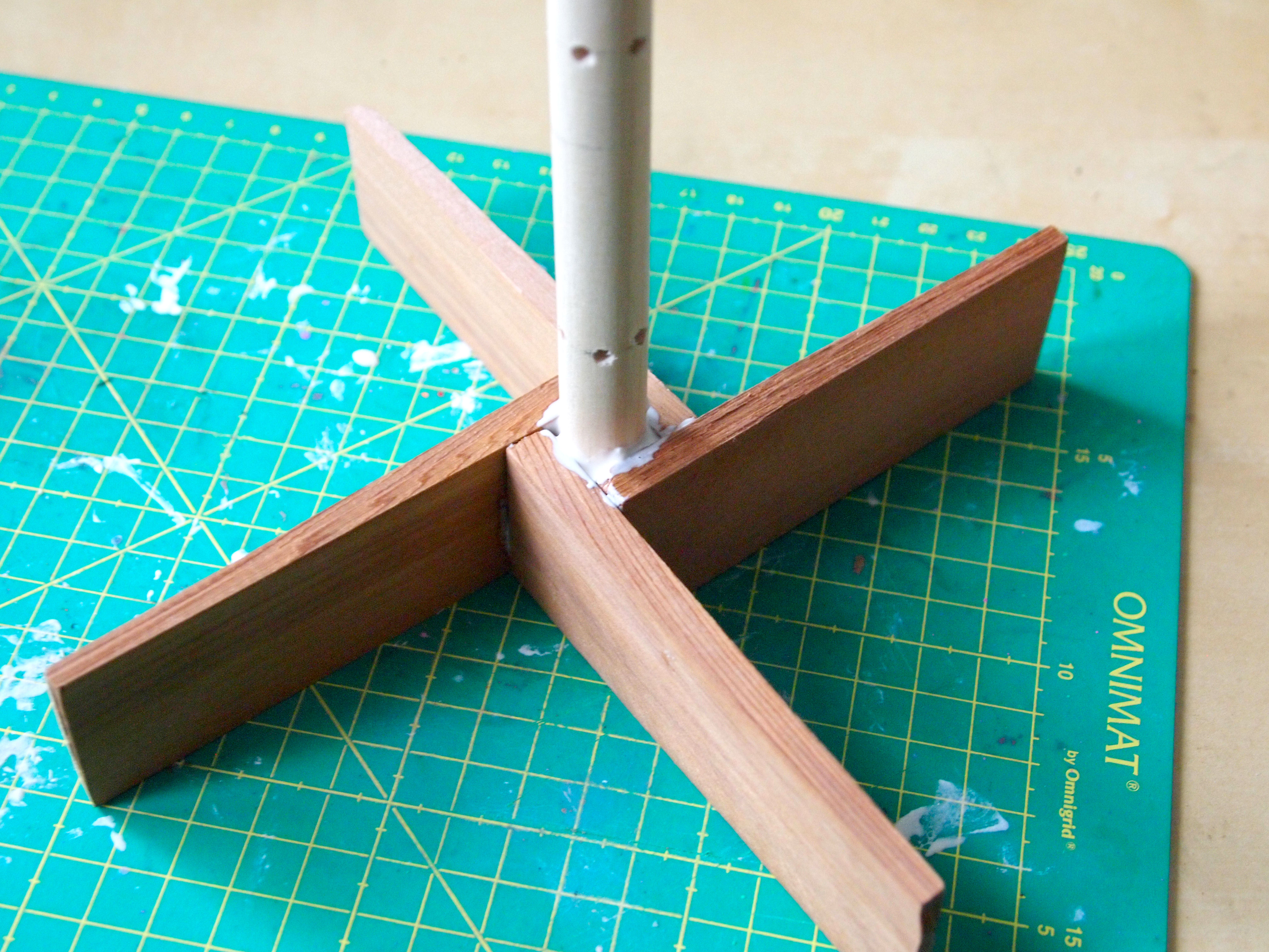 glue stand.JPG