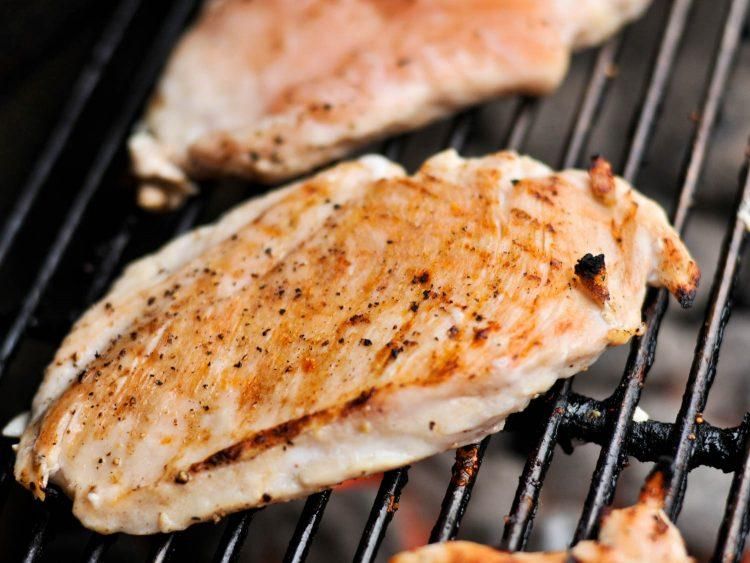 grilling-chicken-breasts-grilling-josh-bousel-750x563.jpg