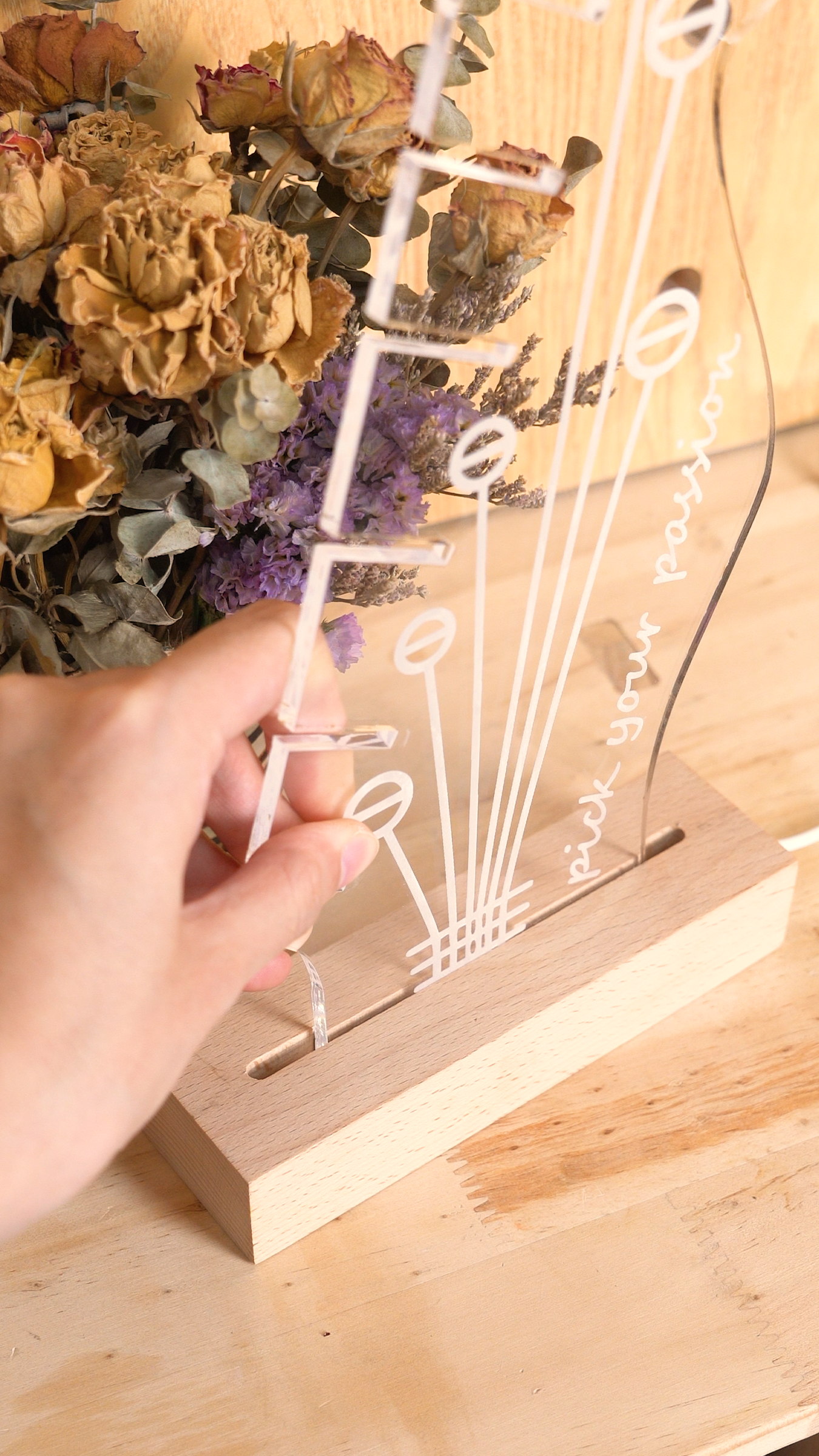 guitar pick stand.00_00_08_25.Still006.png