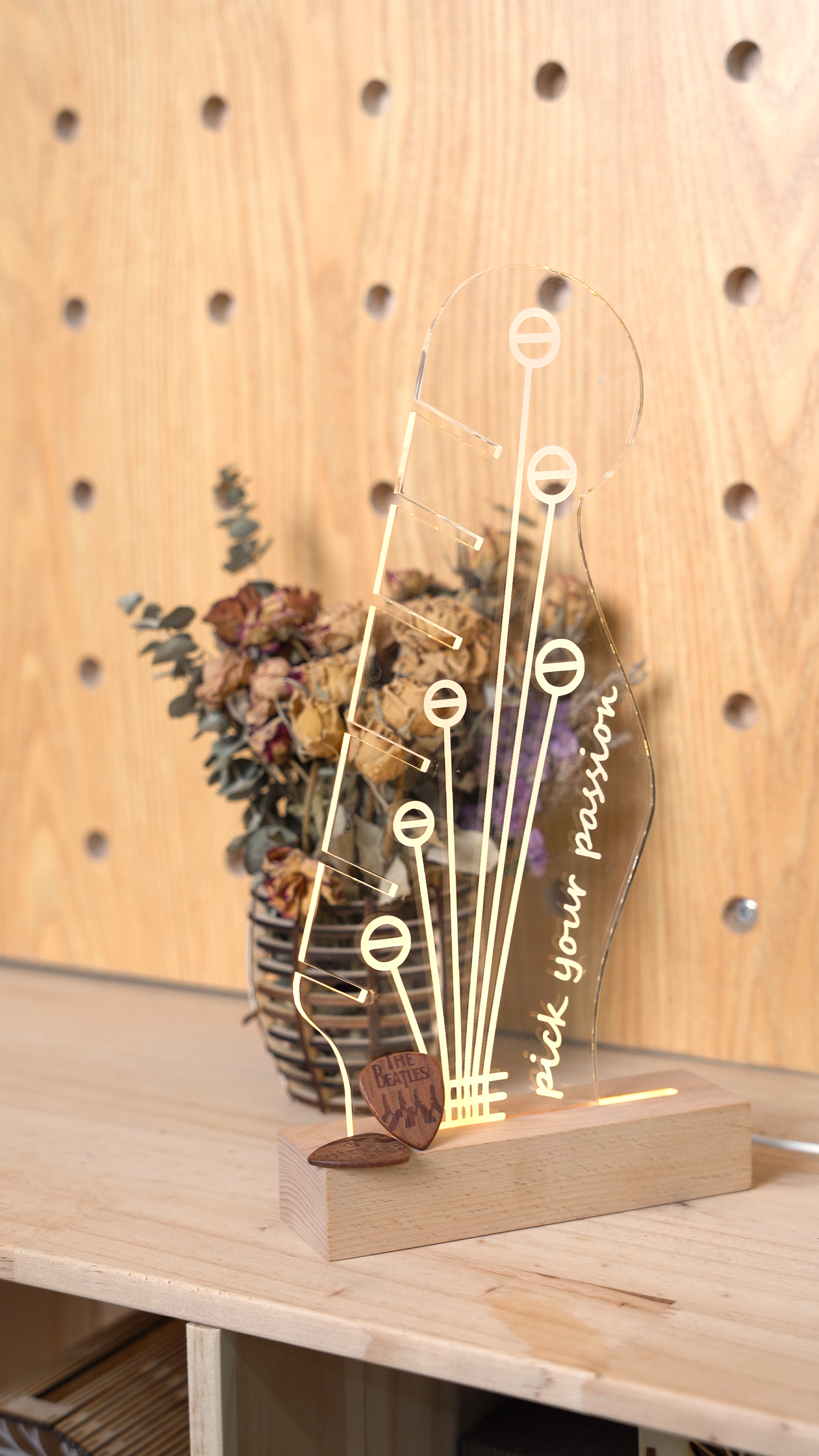 guitar pick stand.00_00_11_13.Still008.png