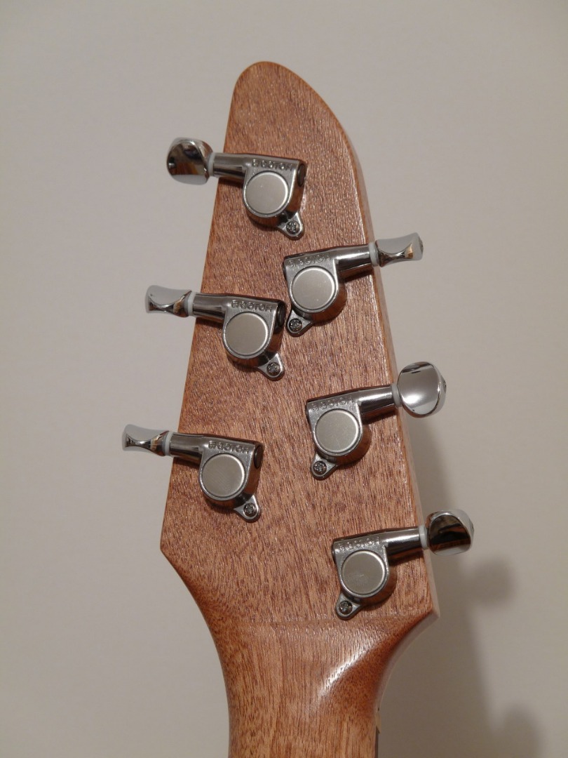 guitar_72.jpg