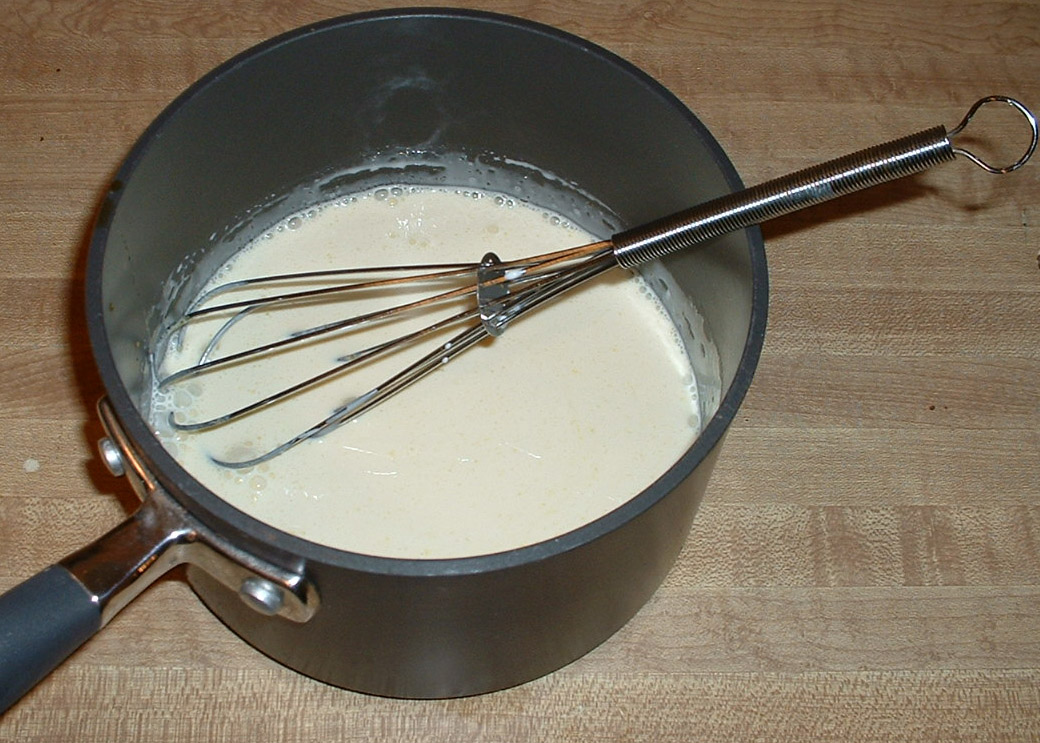 h06_apotsDeCremeCreamAdded.jpg