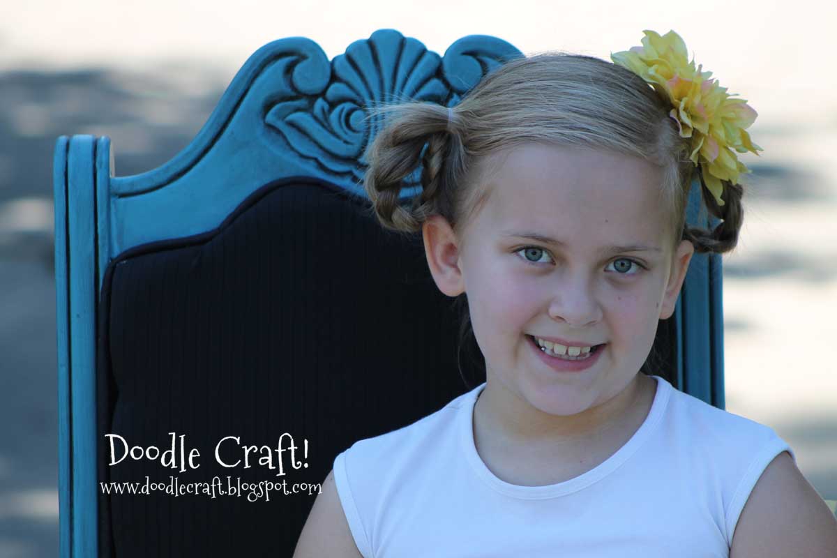hailee on vintage throne chair.jpg