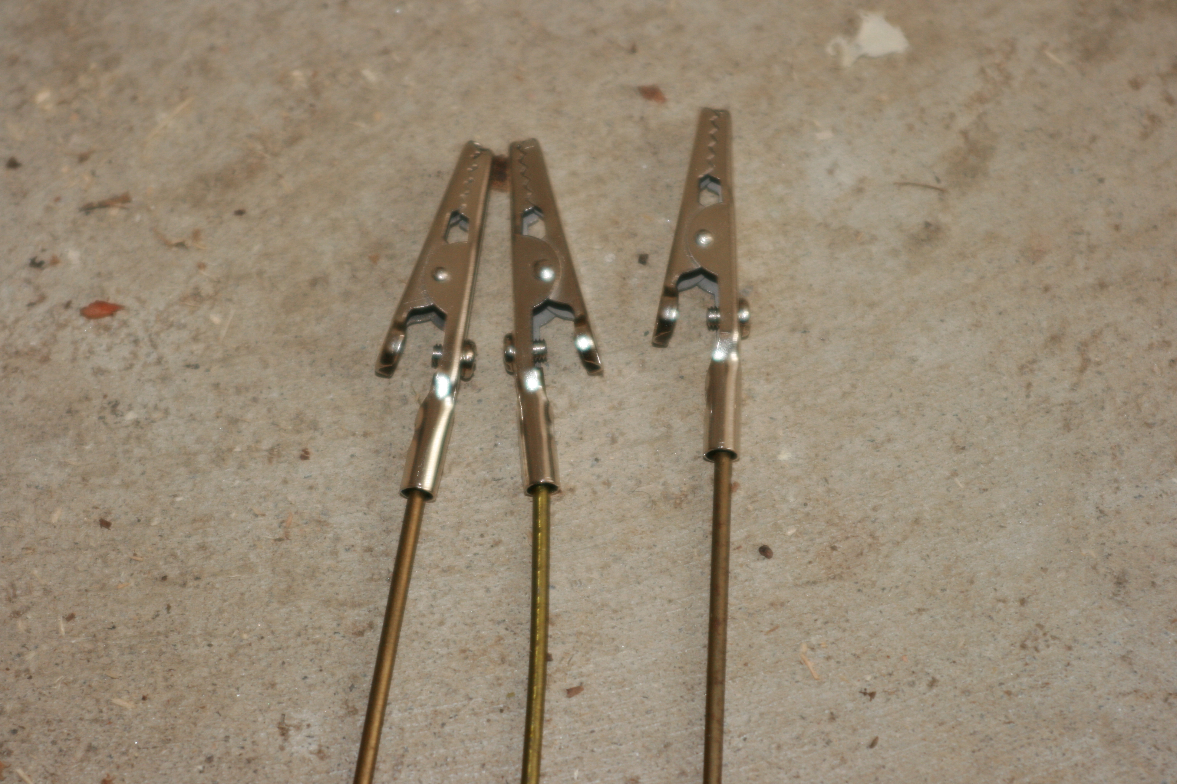 hanger helping hands 005.jpg