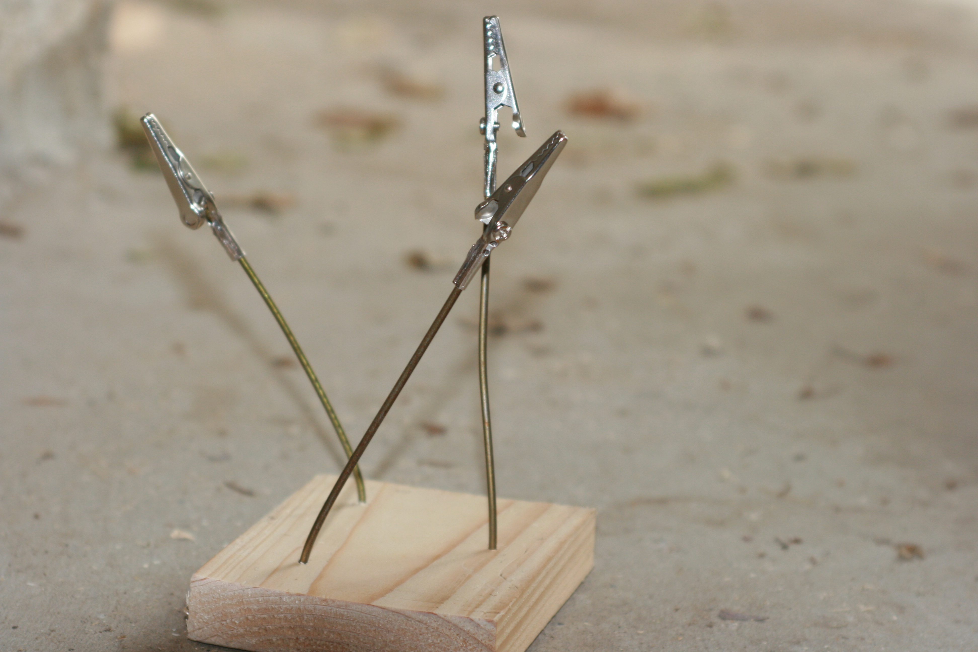 hanger helping hands 009.jpg
