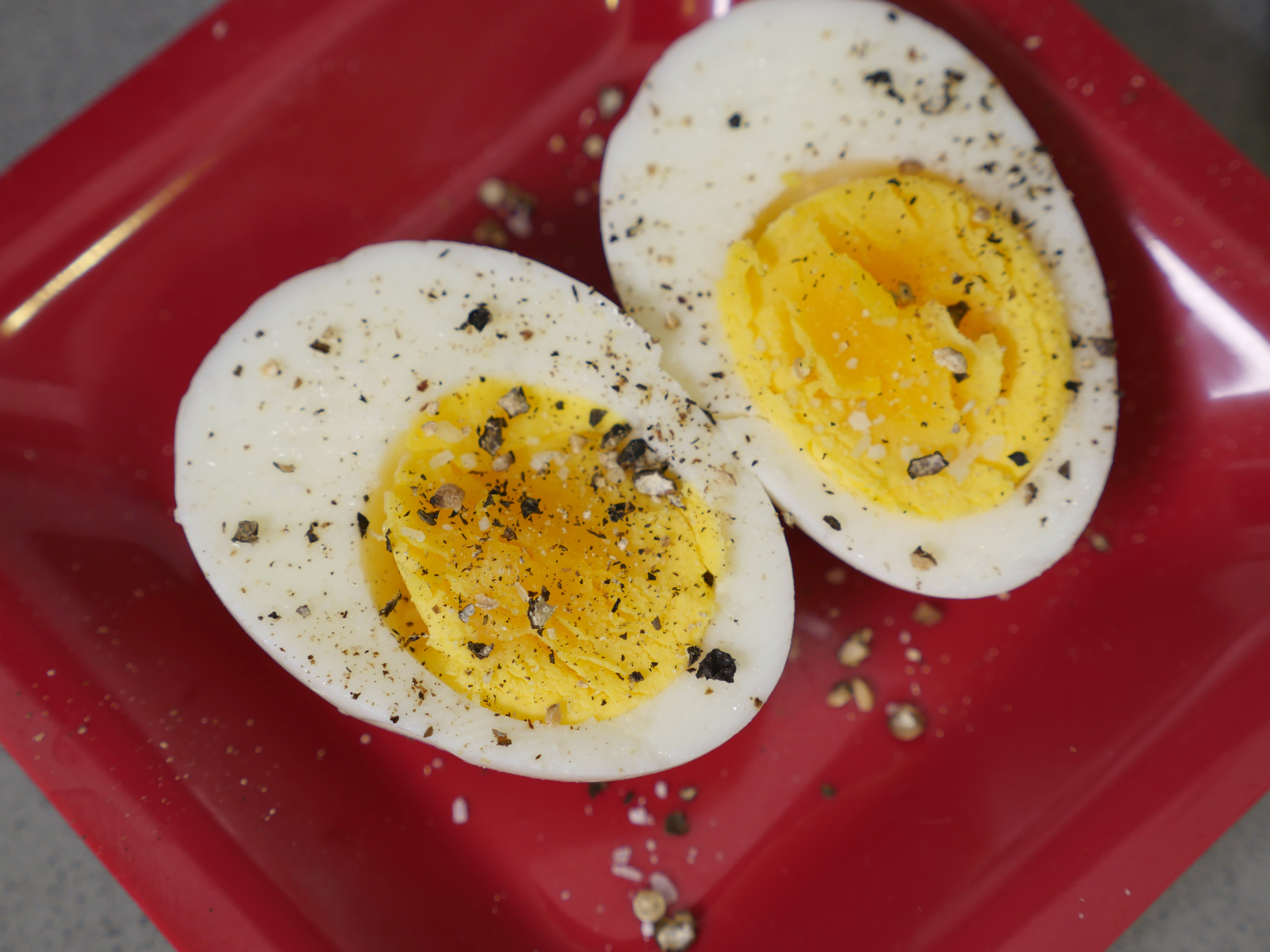 hard-cooked-eggs-00.jpg