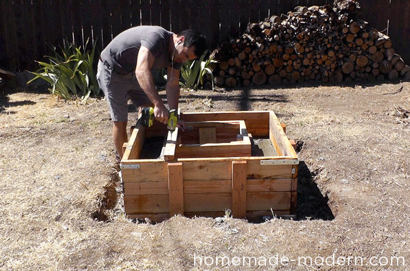 hmm_ep46_concretefirepit_step12d.jpg