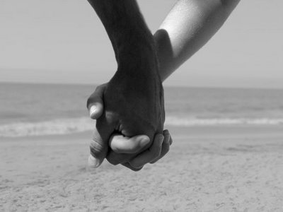 holding_hands-1429.jpg