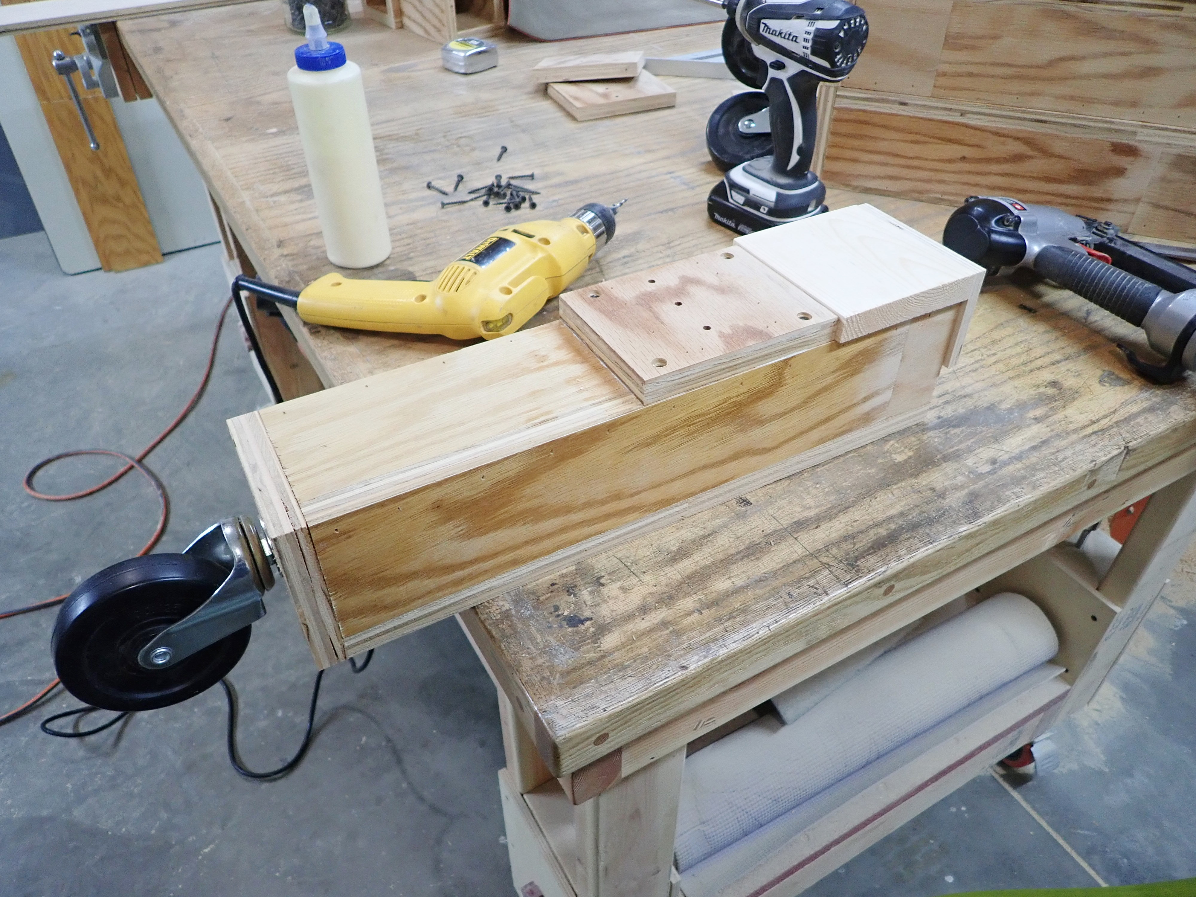 homemade height adjustable table (25).JPG