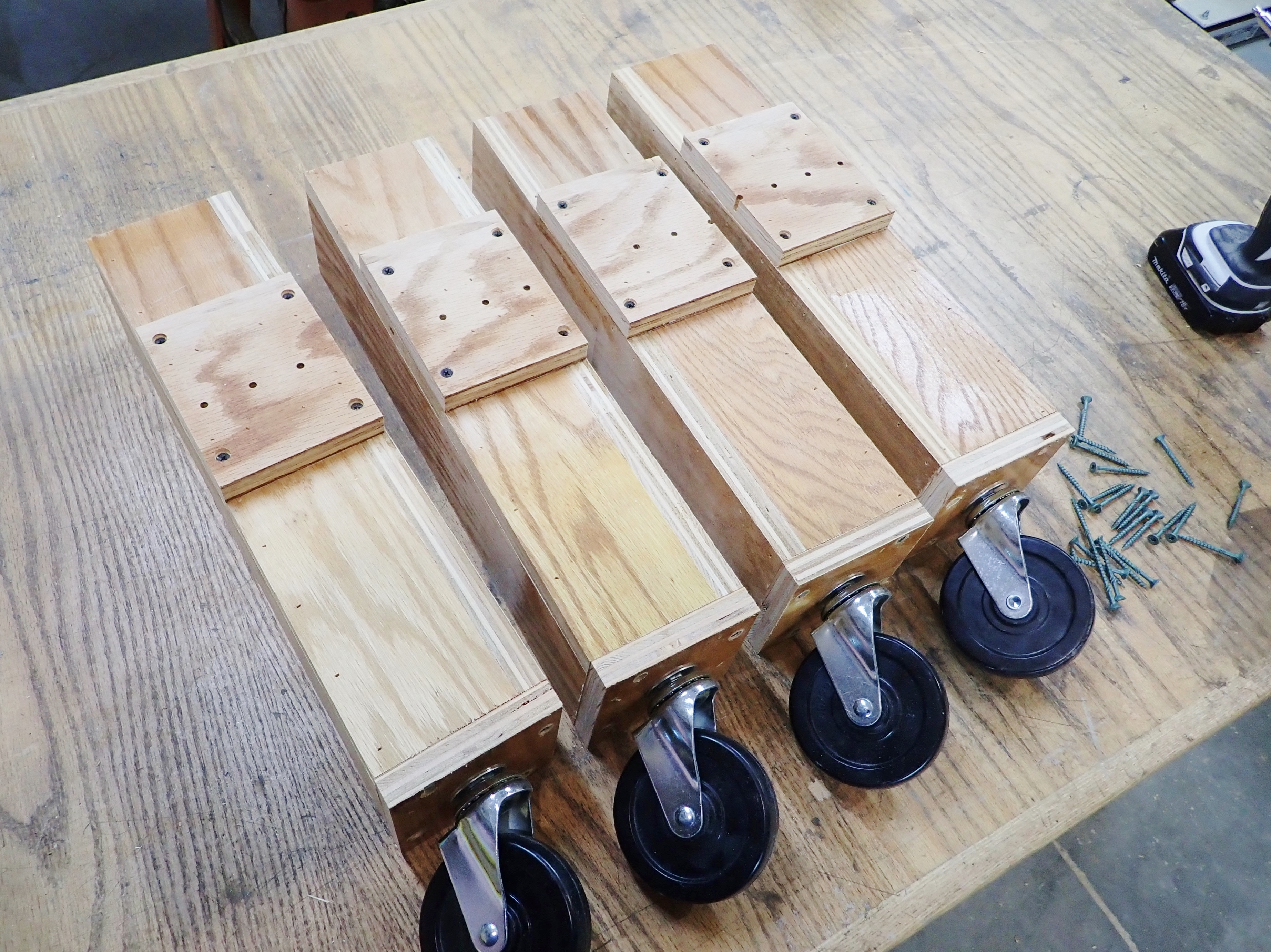 homemade height adjustable table (27).JPG
