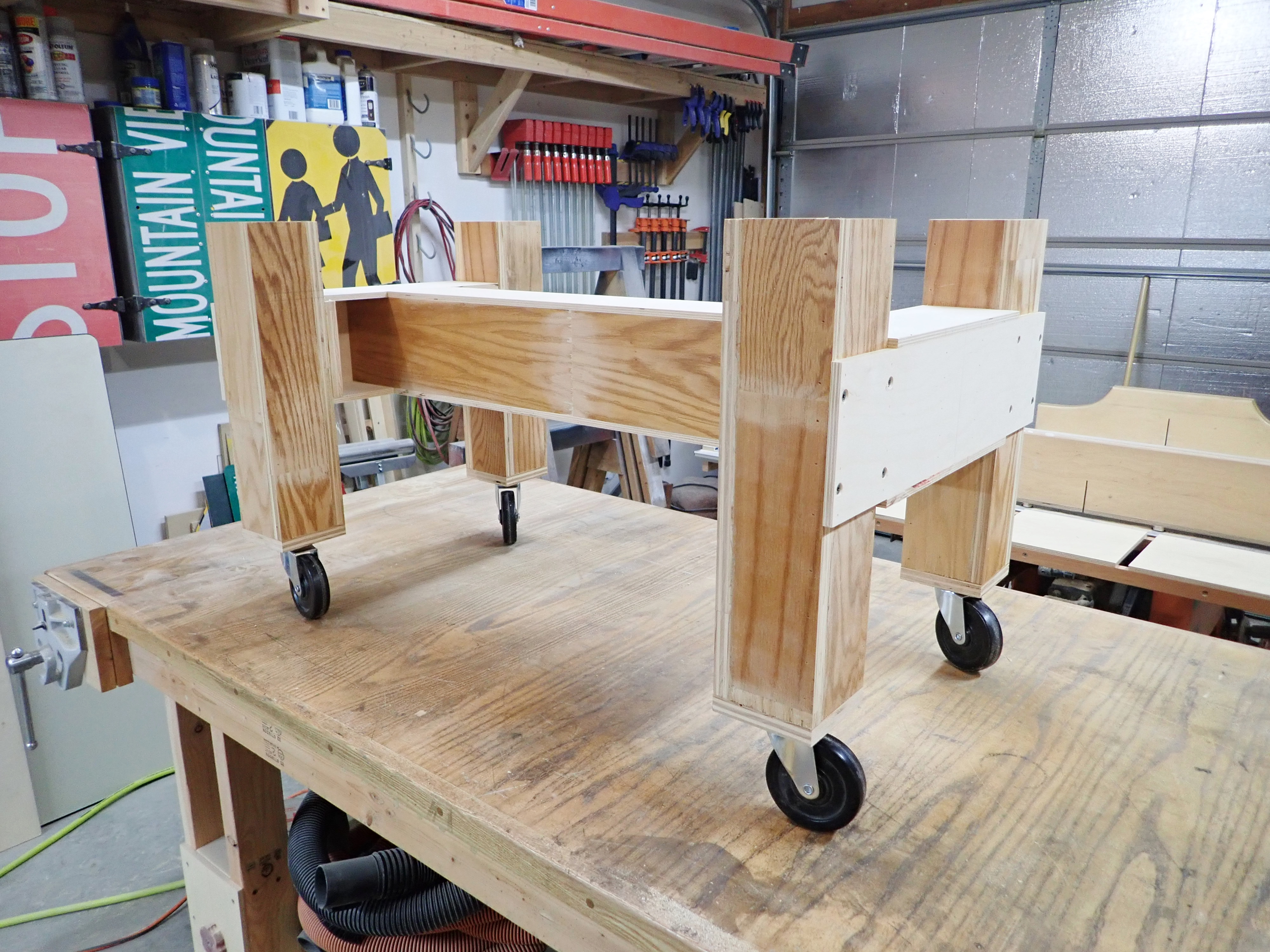 homemade height adjustable table (32).JPG