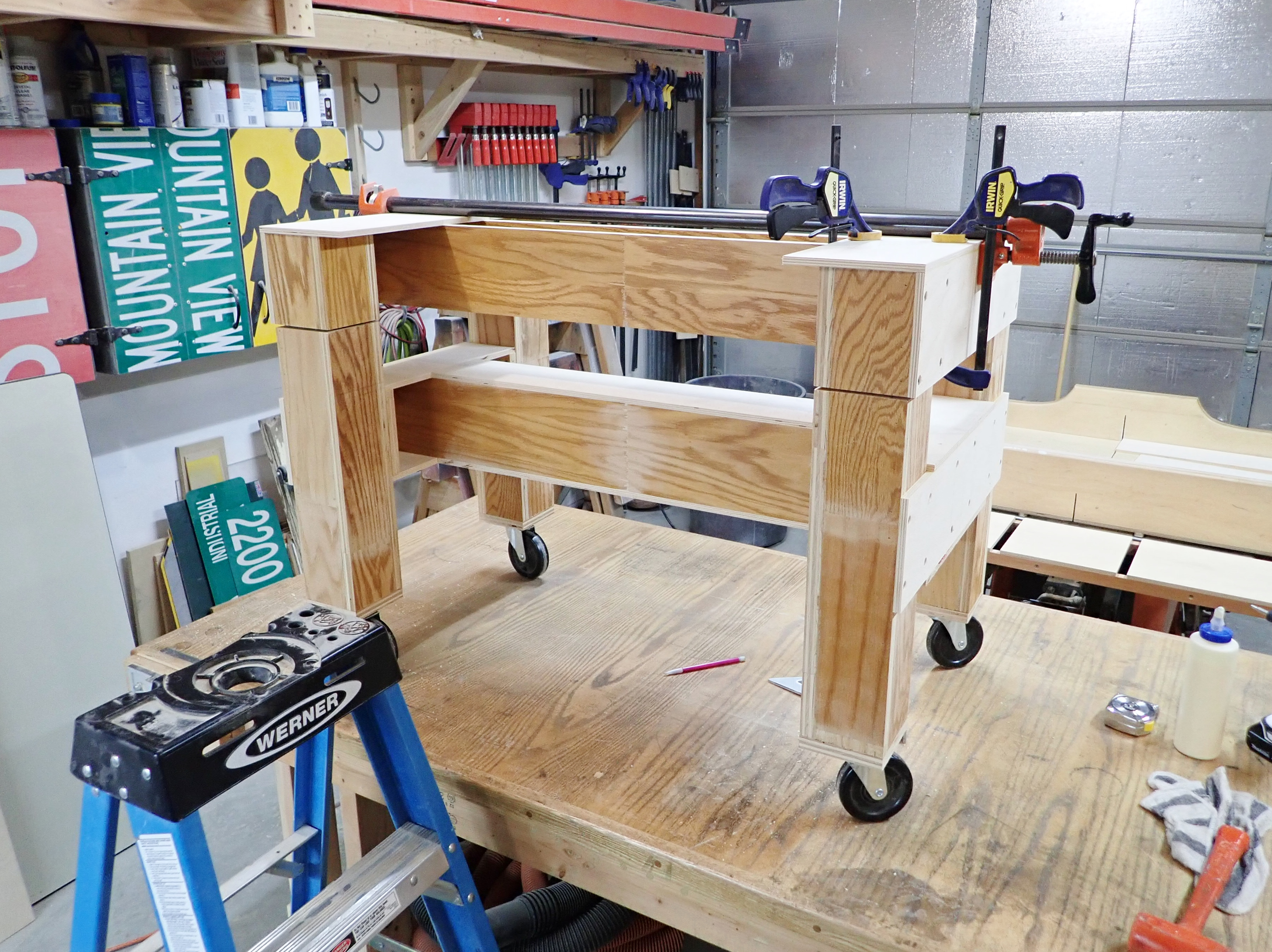 homemade height adjustable table (38).JPG