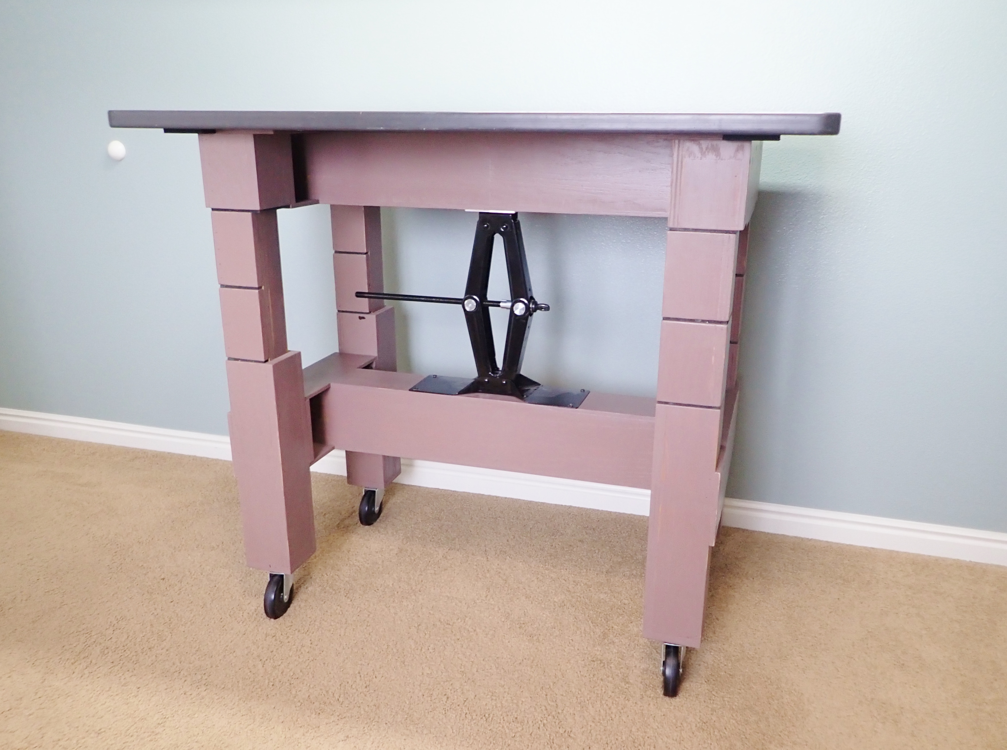 homemade height adjustable table (75).JPG