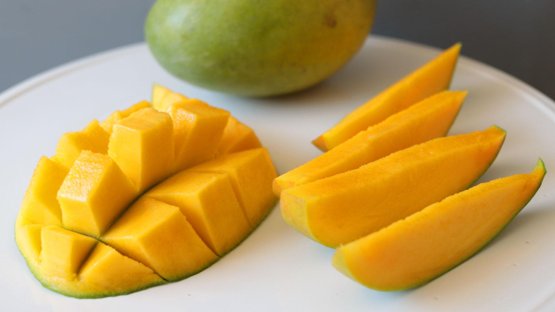 how to cut and eat a mango.jpg