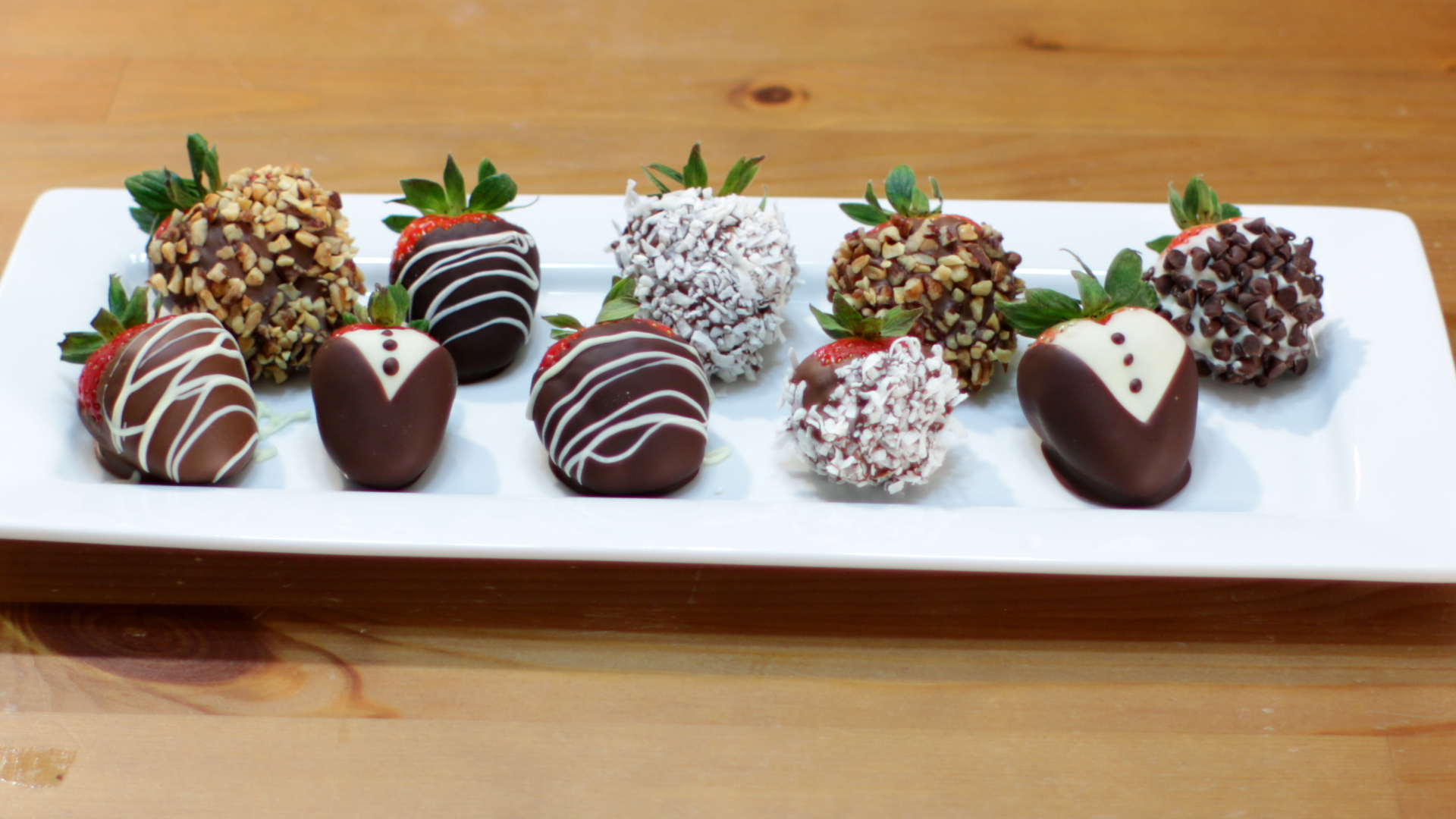 how to make chocolate covered strawberries - easy chocolate covered strawberries recipe.jpg