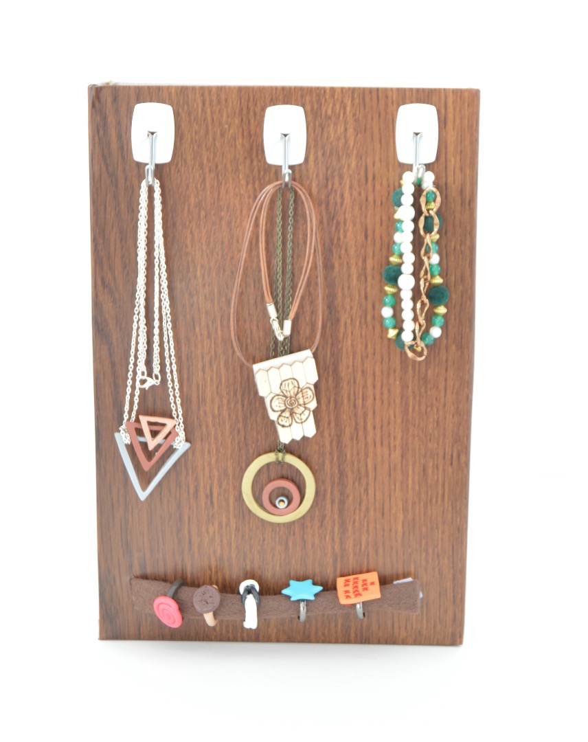 how to store necklace and rings.jpg