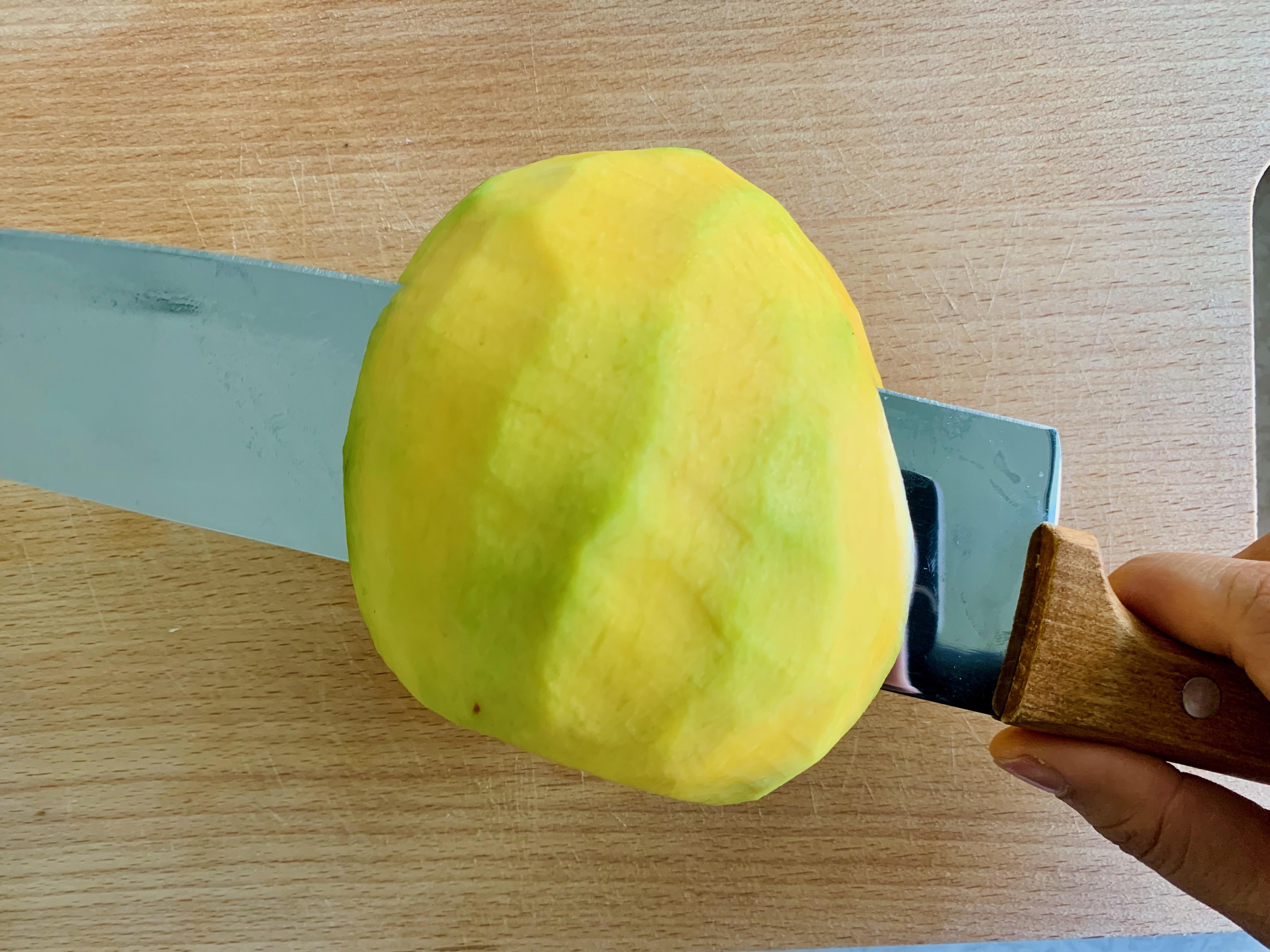 how-to-cut-a-mango-4.jpeg