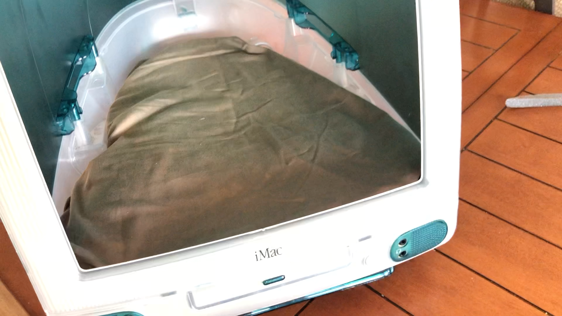 iMac Cat Bed8.png