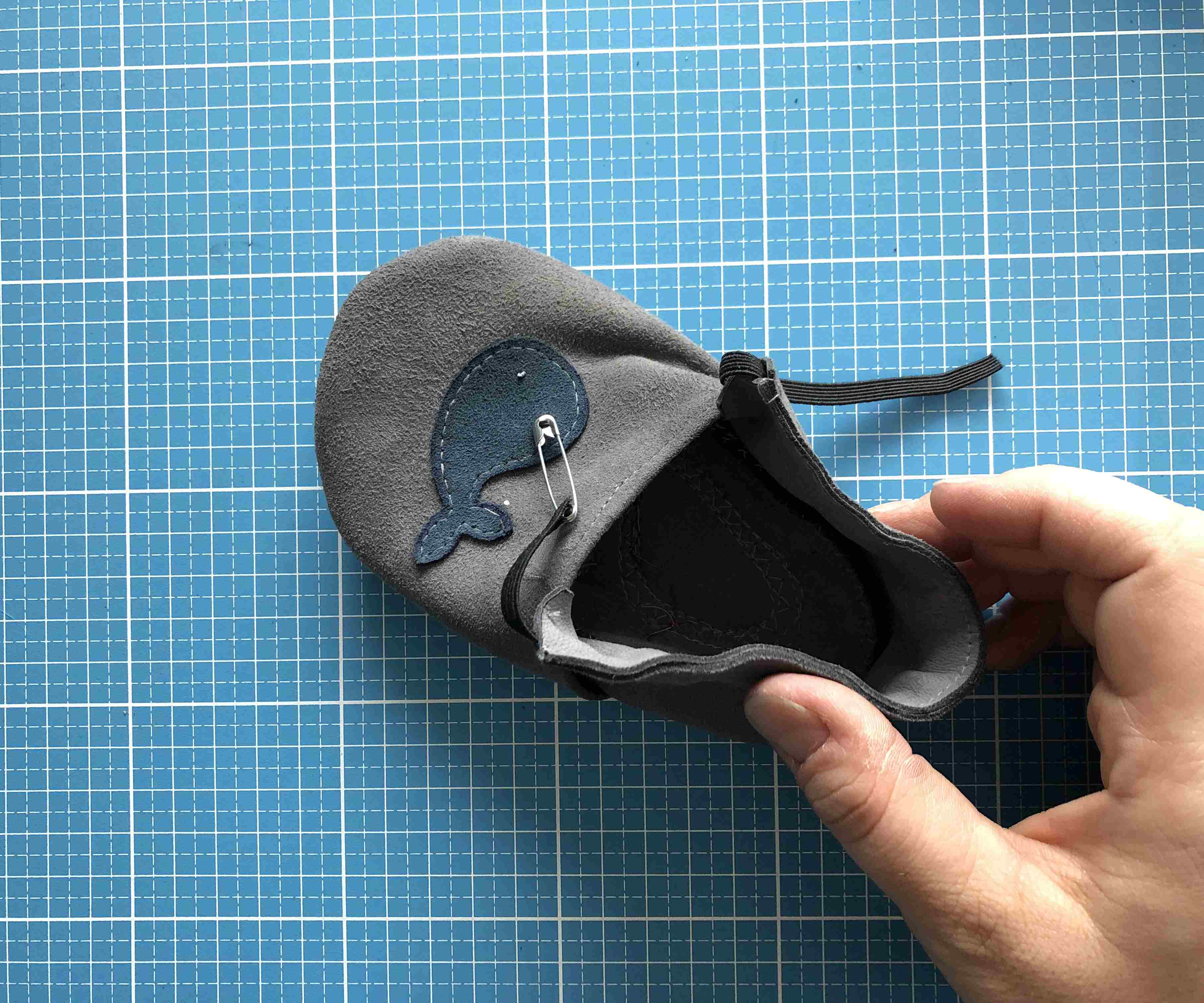 instructables_diy_baby_toddler_shoes_leather_silicon_sun (95).JPG